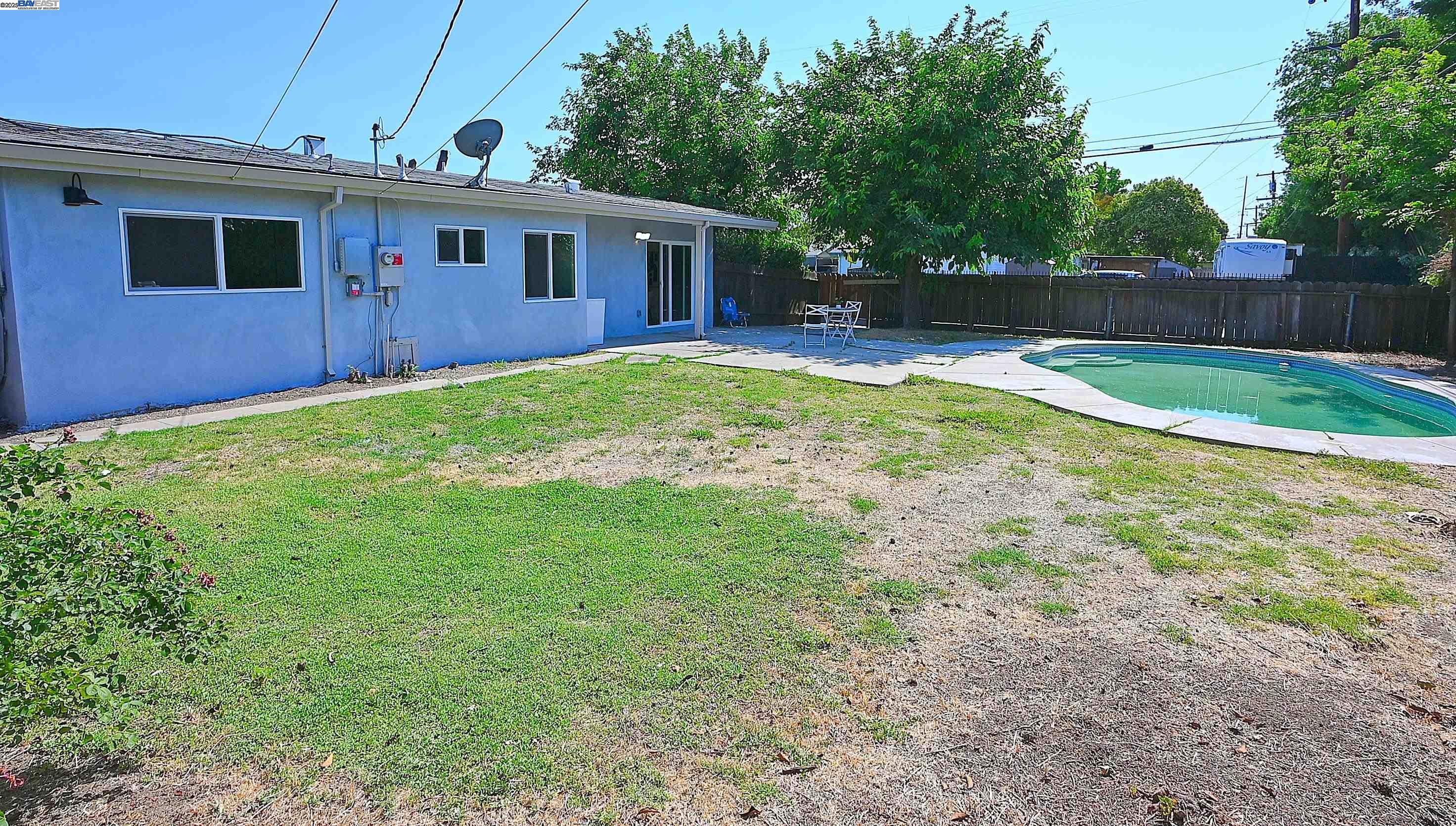 2371 Del Rio Dr