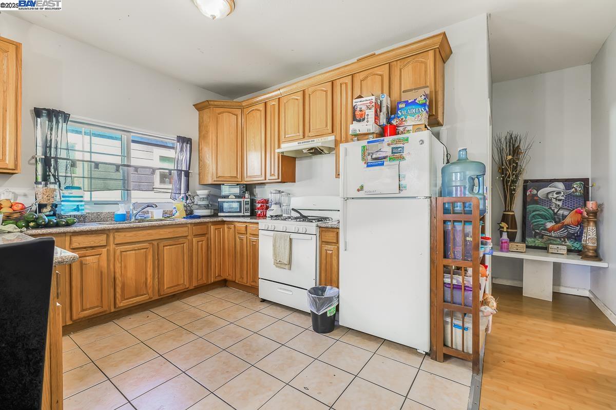 1050 82Nd Ave