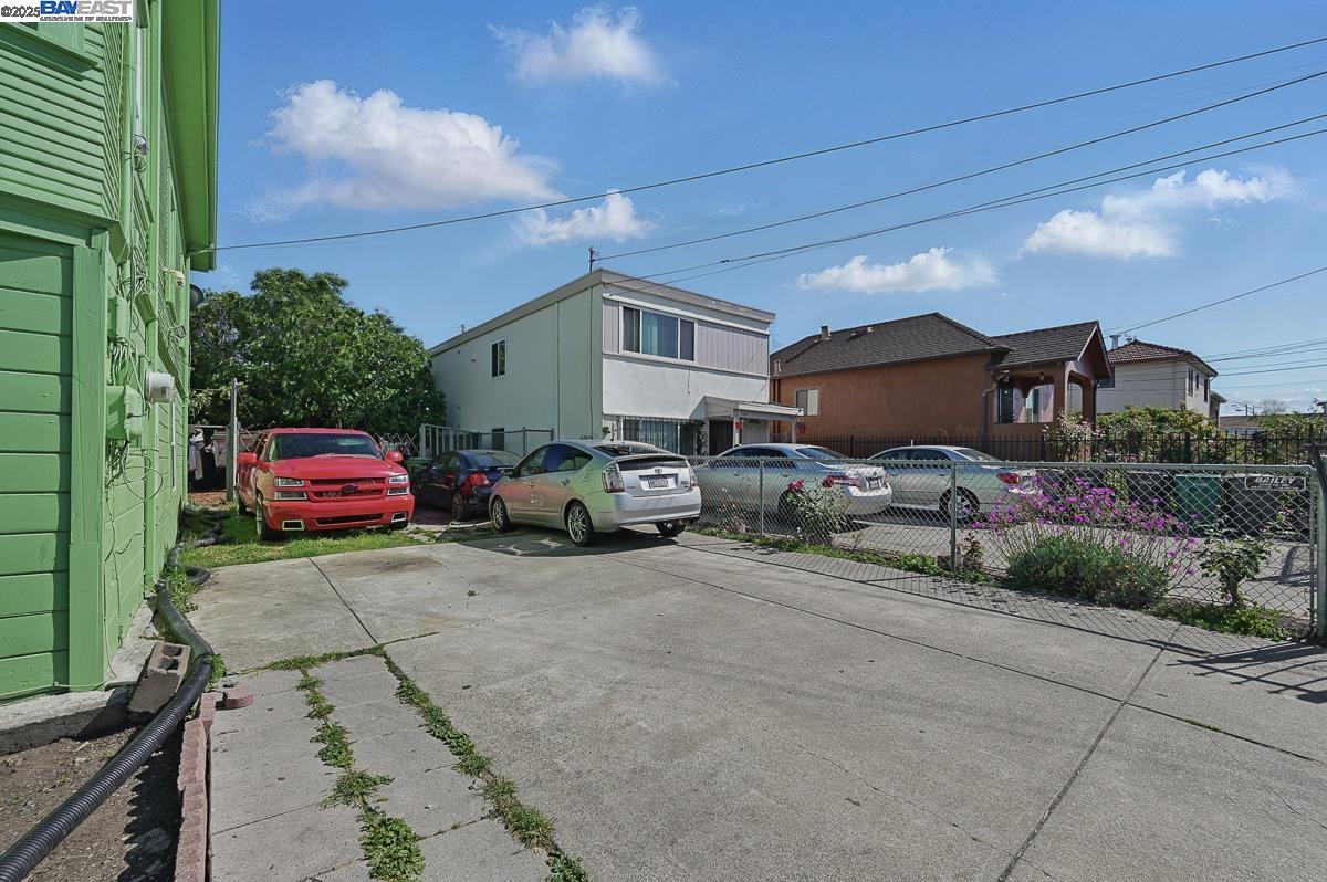 1050 82Nd Ave