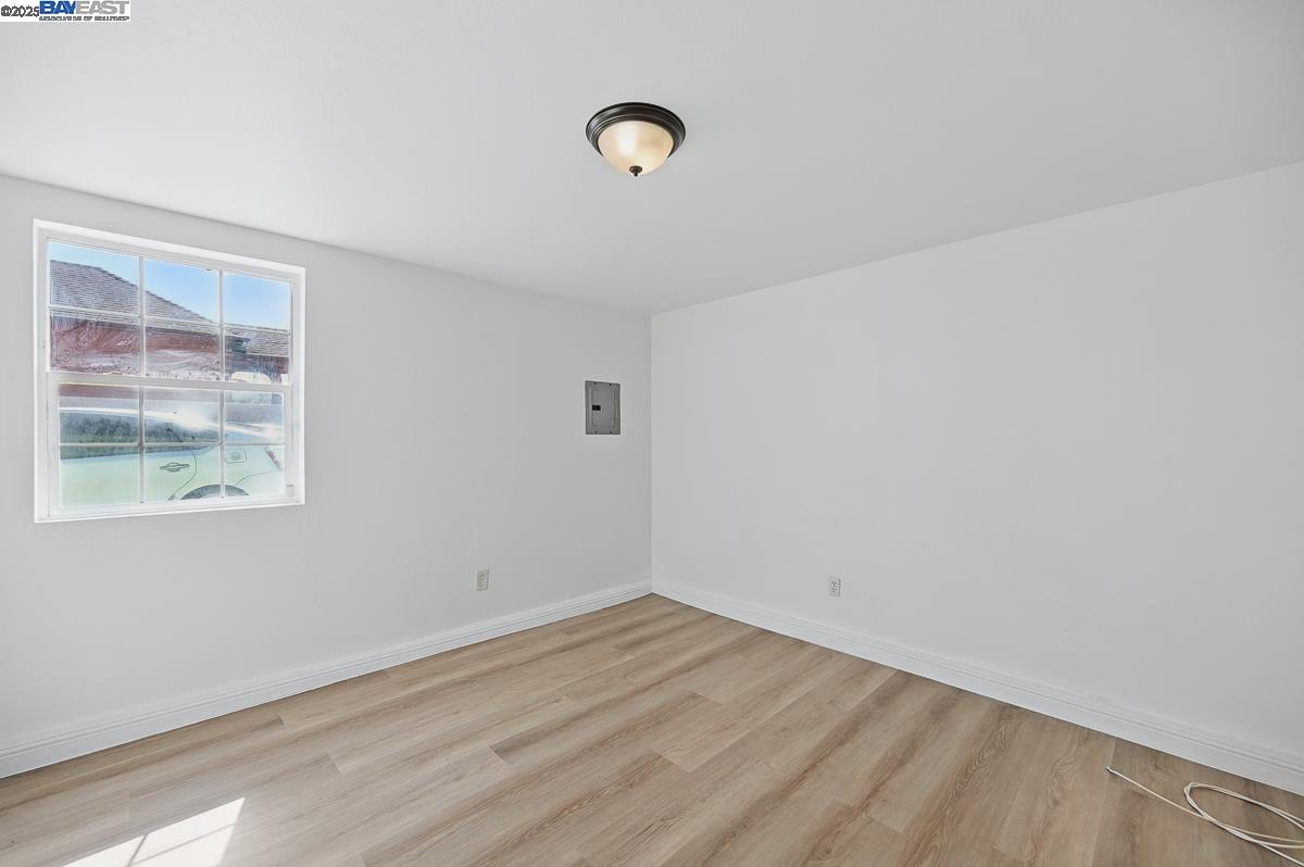 1050 82Nd Ave