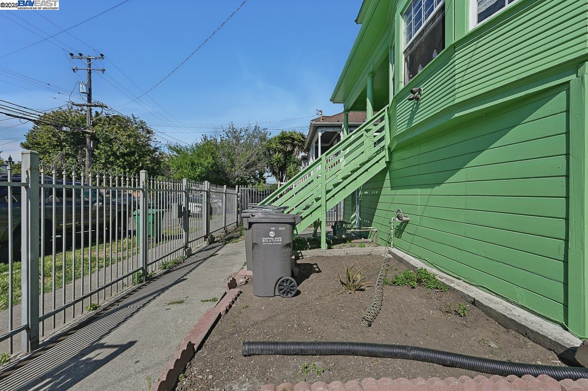1050 82Nd Ave