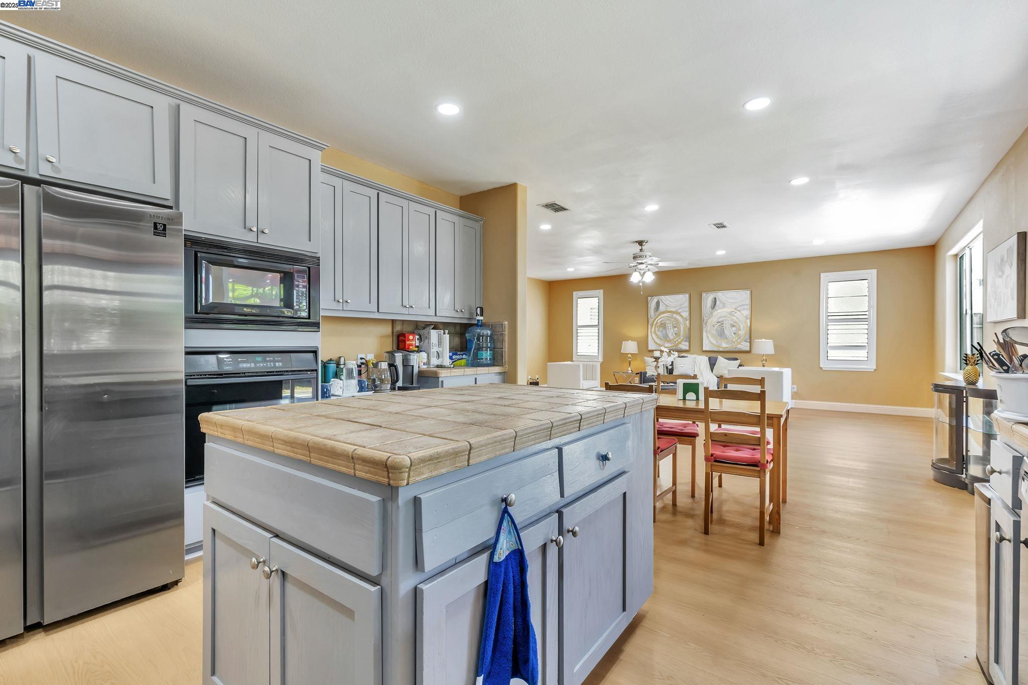 3021 Collingham Ct