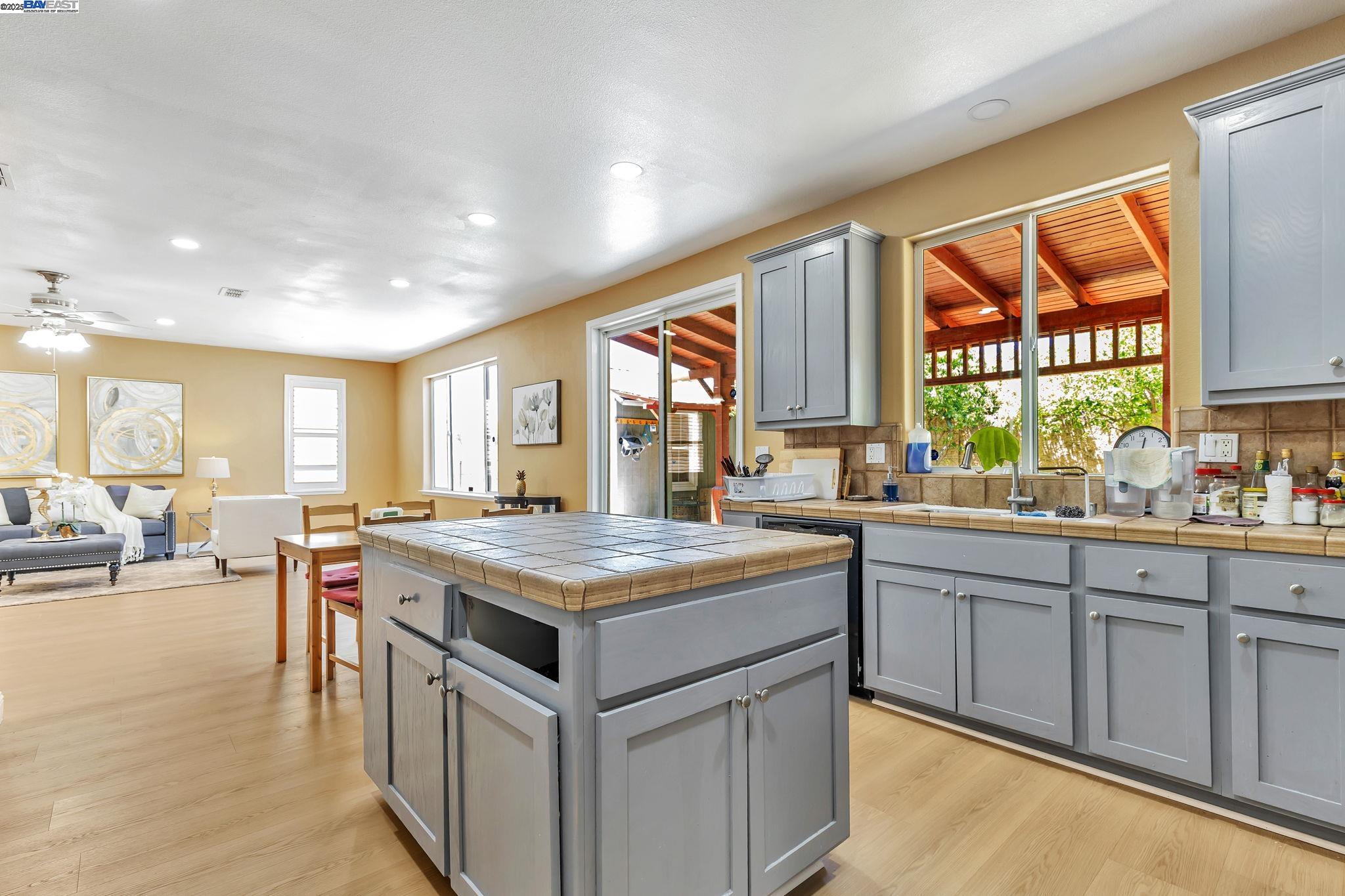 3021 Collingham Ct