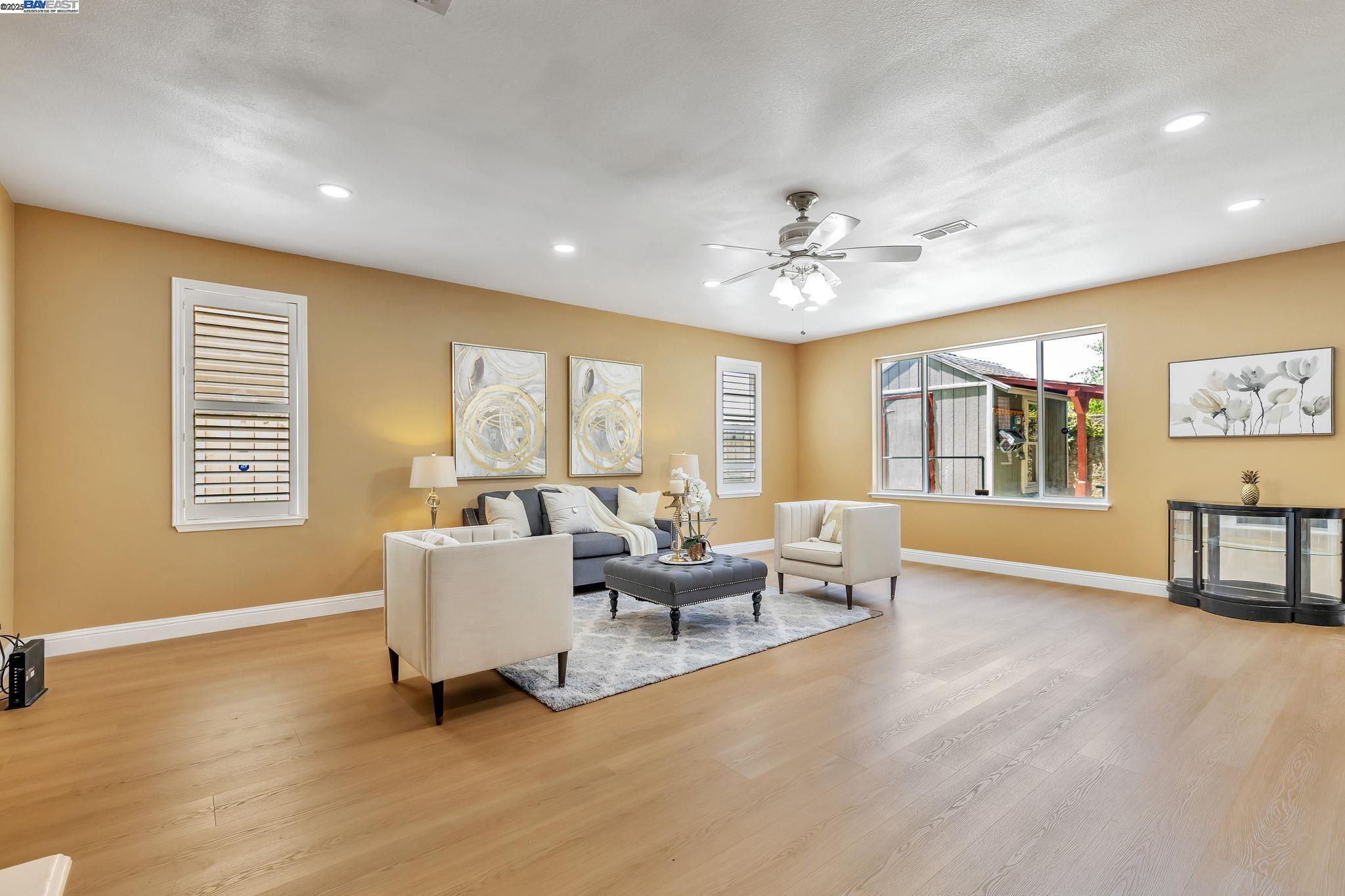 3021 Collingham Ct