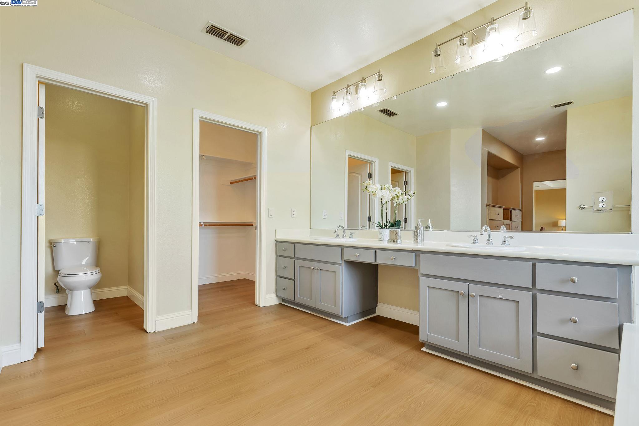 3021 Collingham Ct