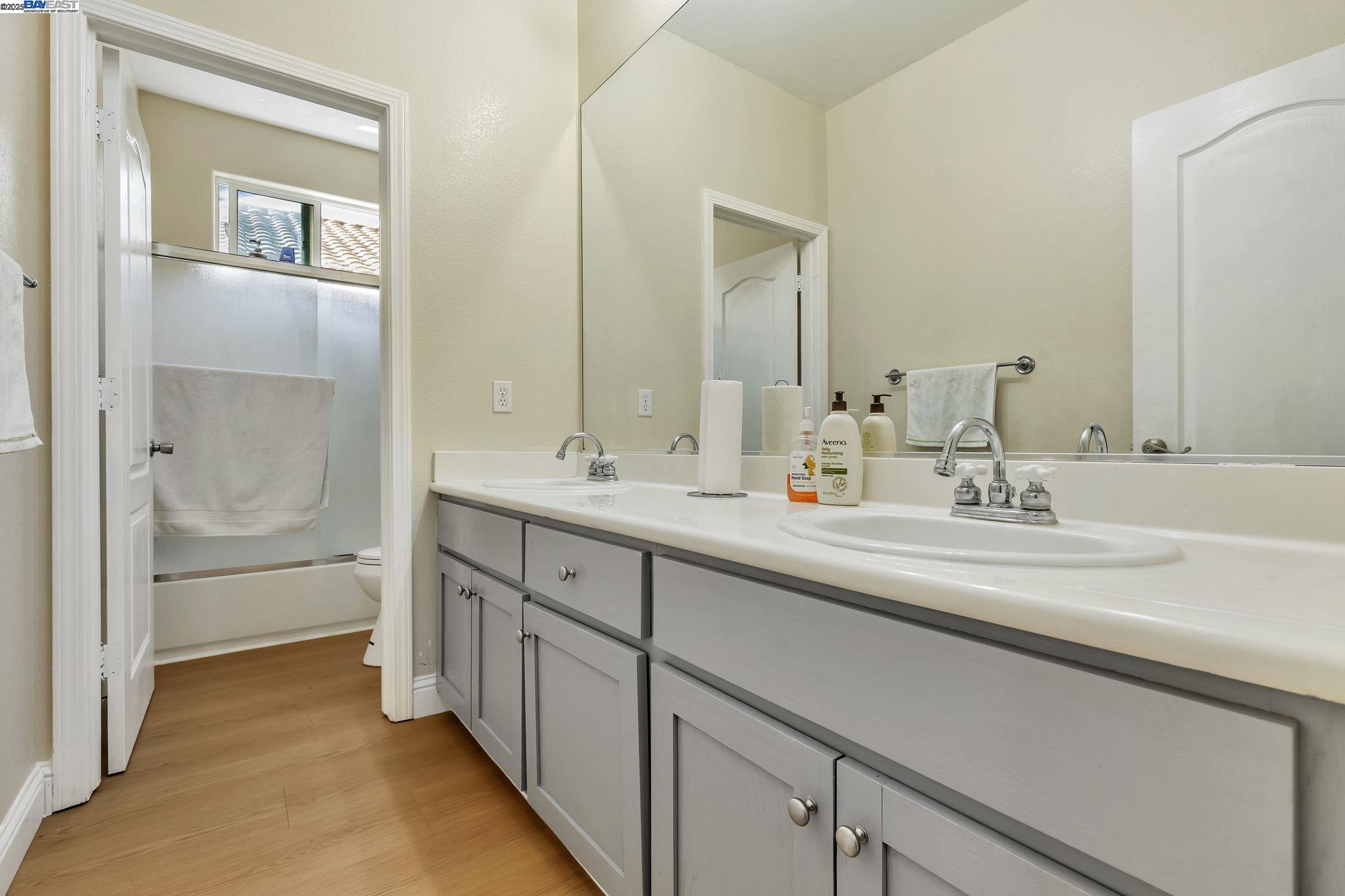 3021 Collingham Ct