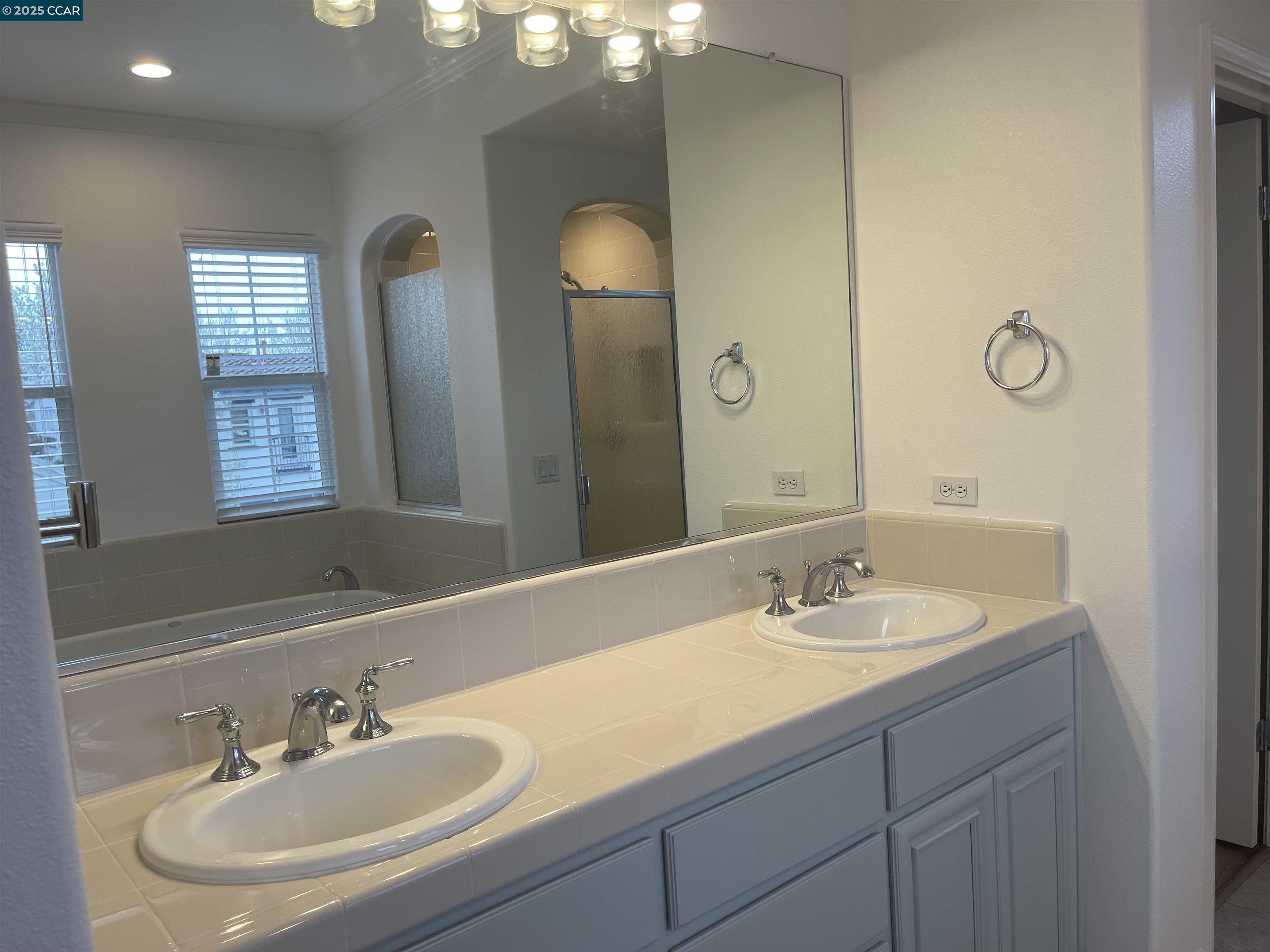 2220 MAGNOLIA BRIDGE DR