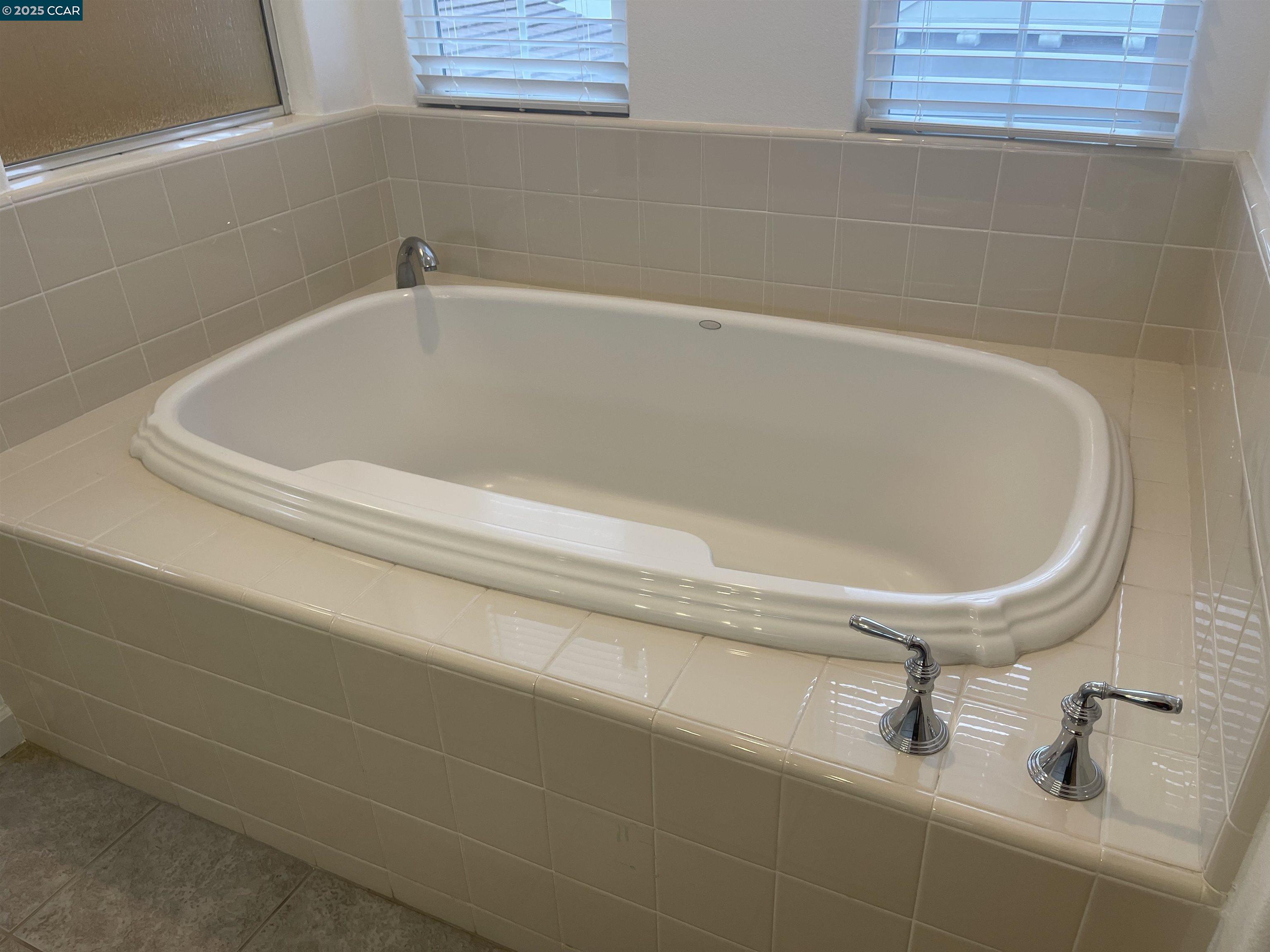 2220 MAGNOLIA BRIDGE DR