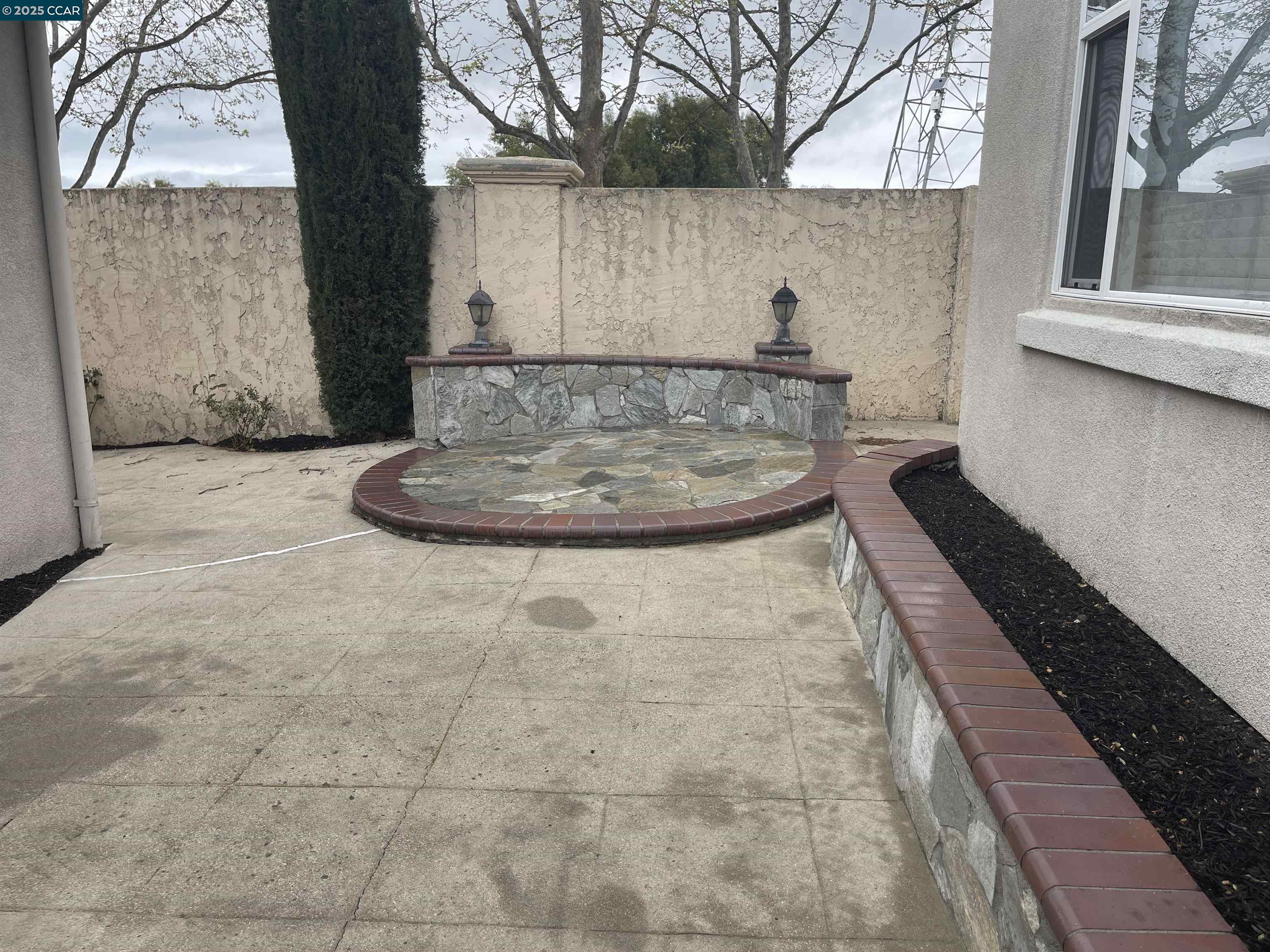 2220 MAGNOLIA BRIDGE DR