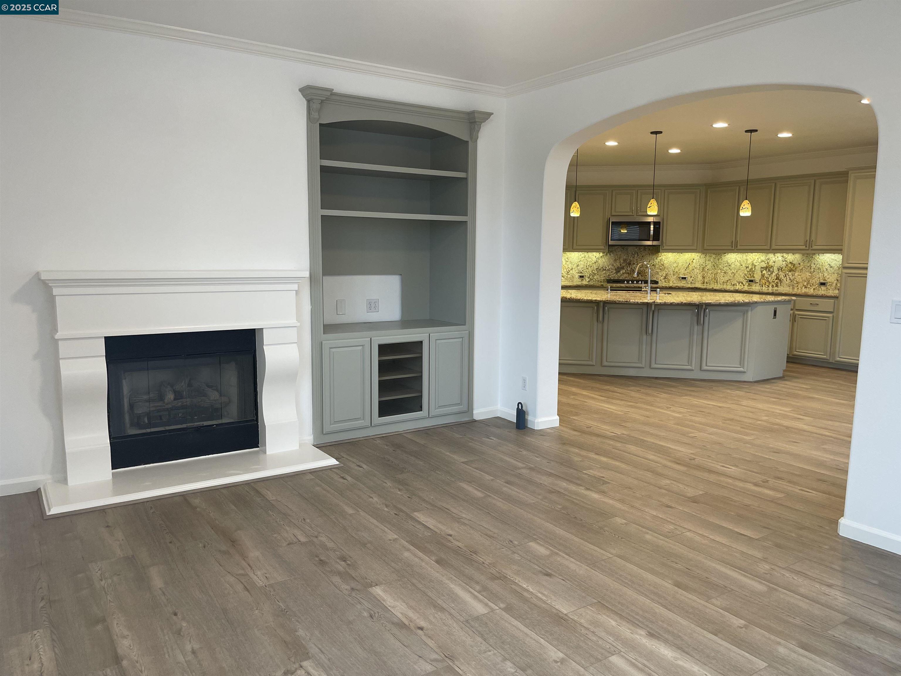 2220 MAGNOLIA BRIDGE DR