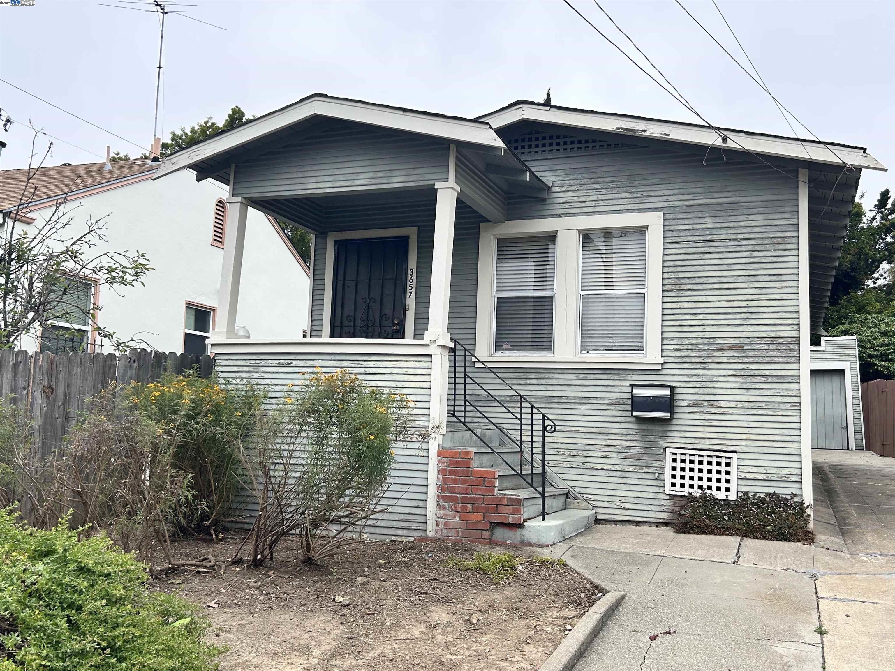3657 Madrone Ave