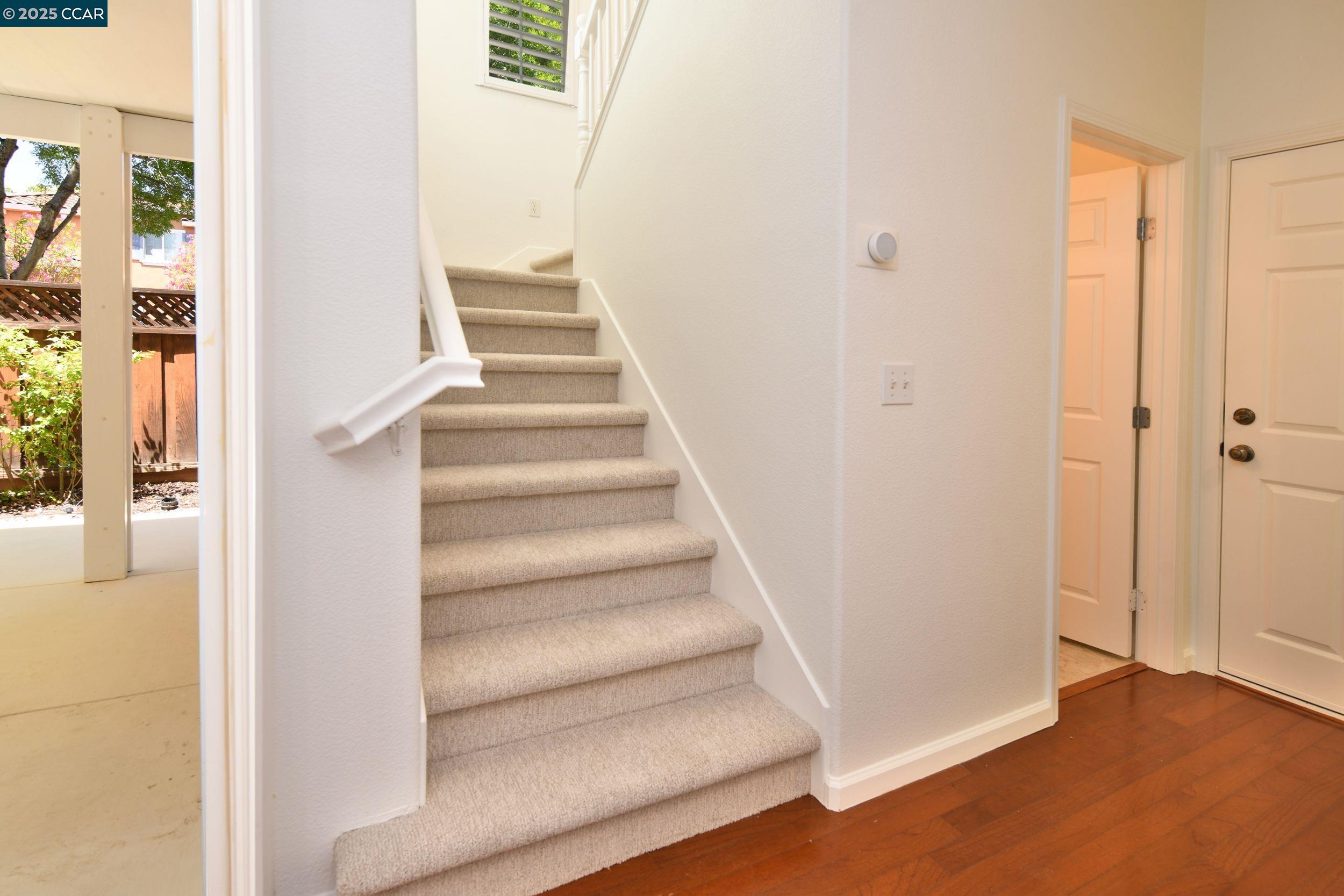 90 W Amistad Ln