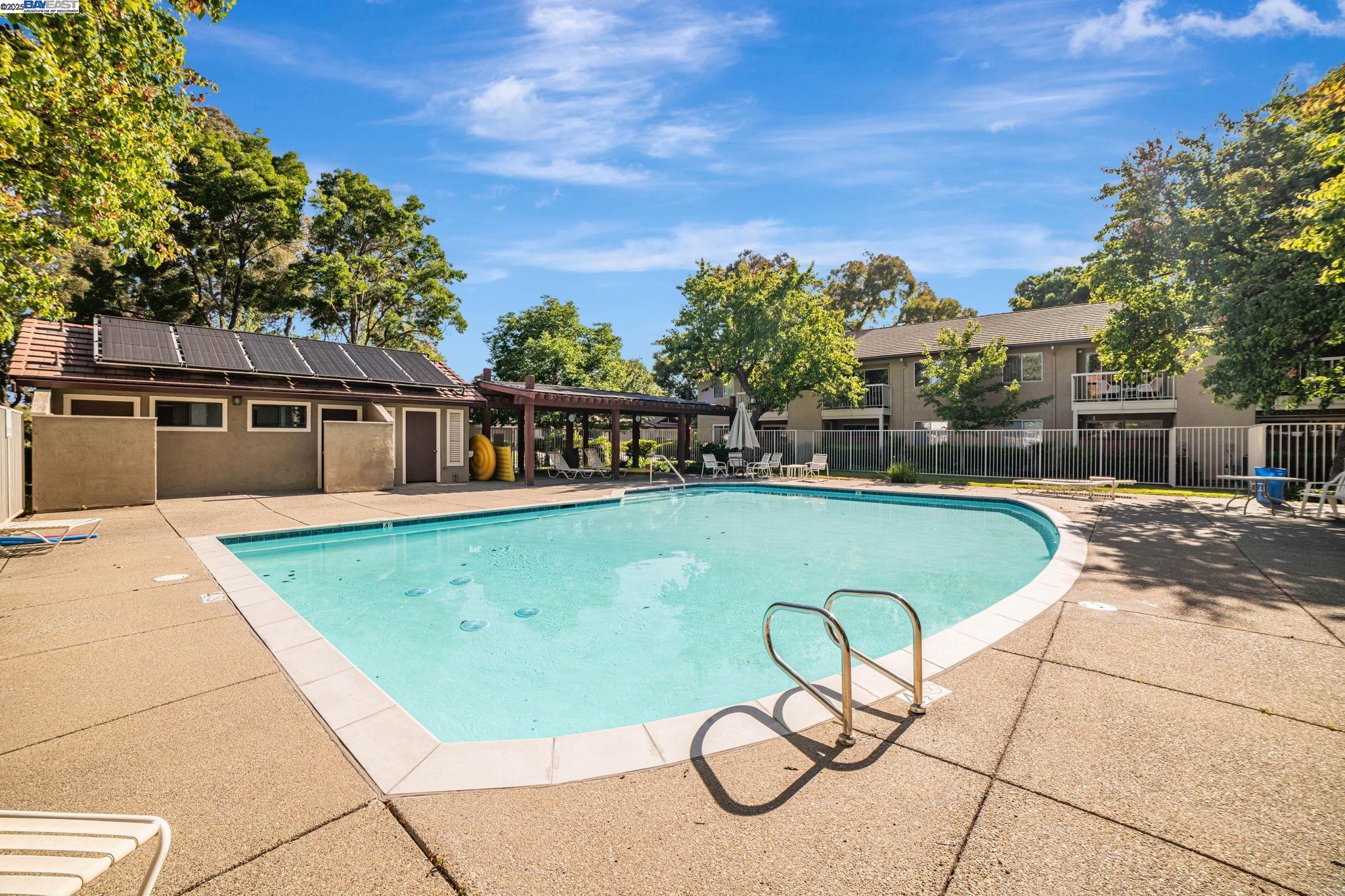 1324 Chateau Cmn # 202