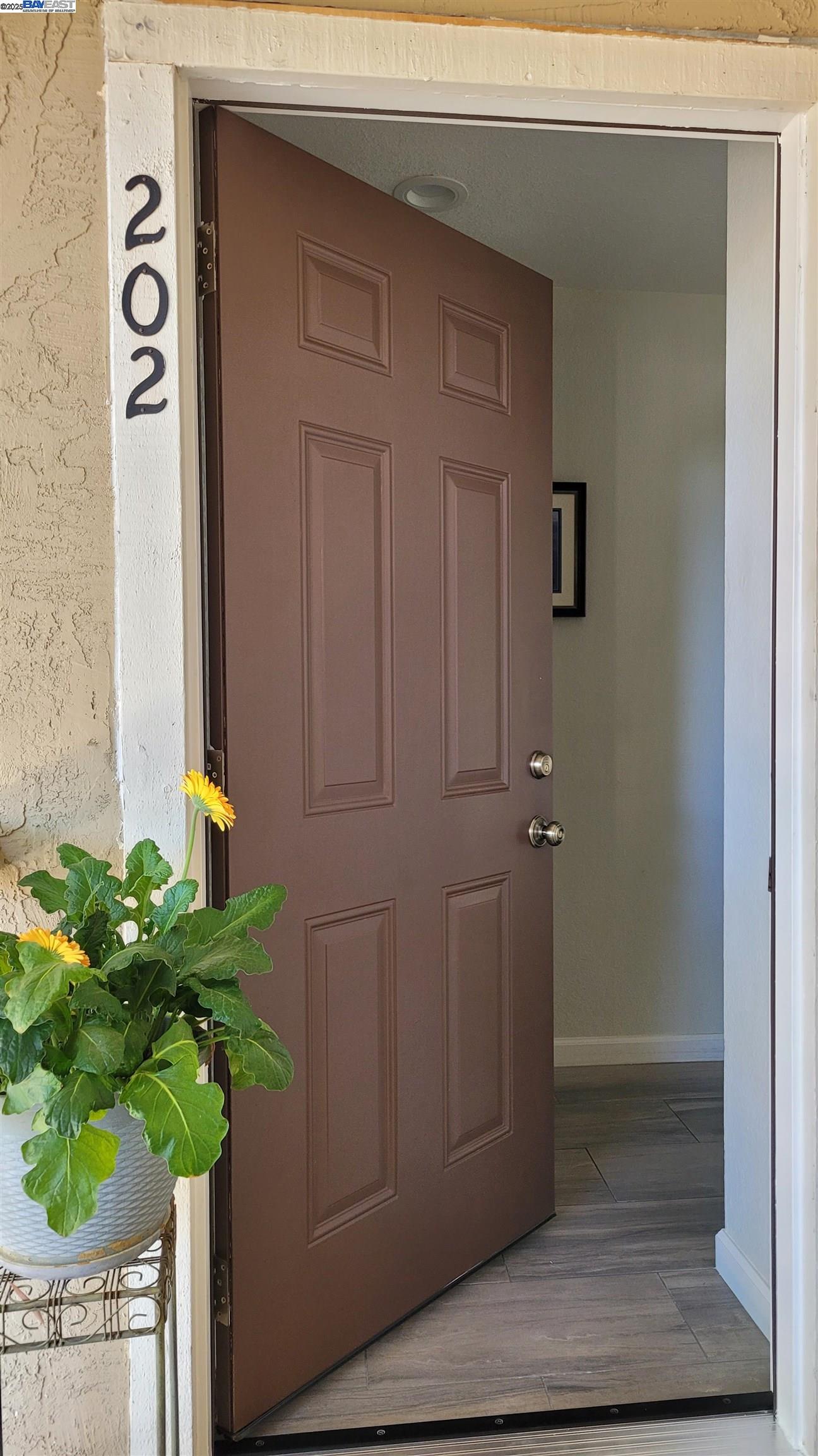 1324 Chateau Cmn # 202