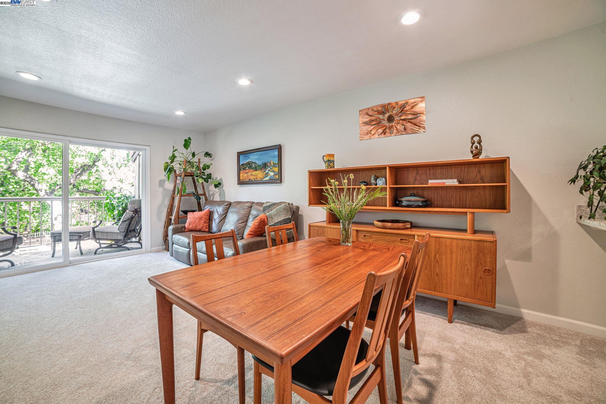 1324 Chateau Cmn # 202