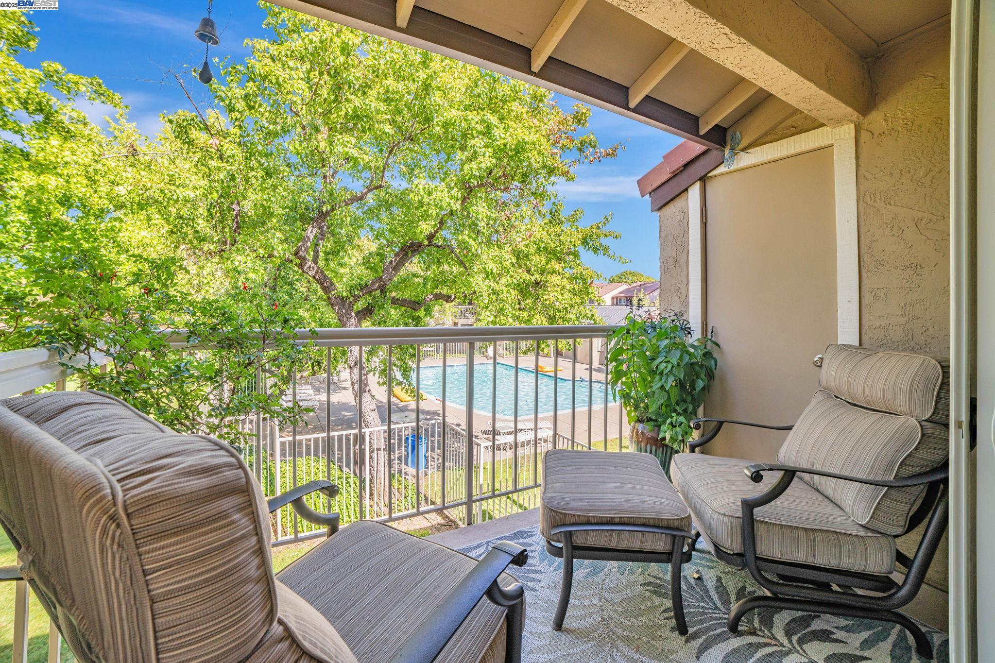 1324 Chateau Cmn # 202