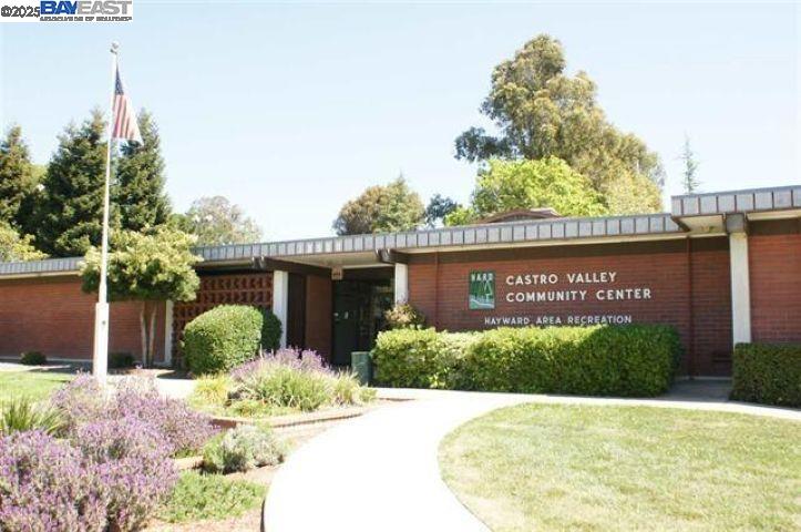 18890 Santa Maria Ave