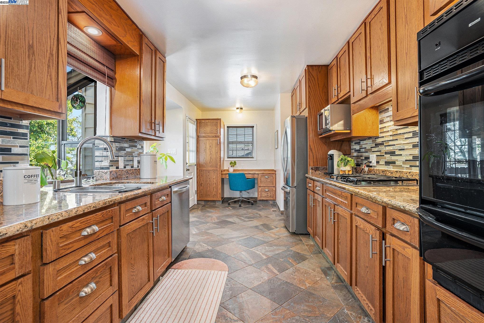 18890 Santa Maria Ave