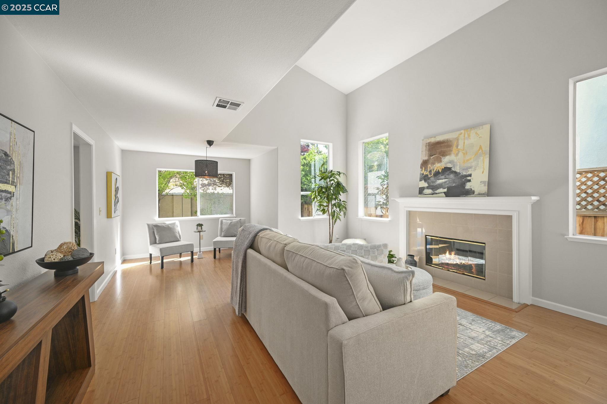 1116 Vista Pointe Cir