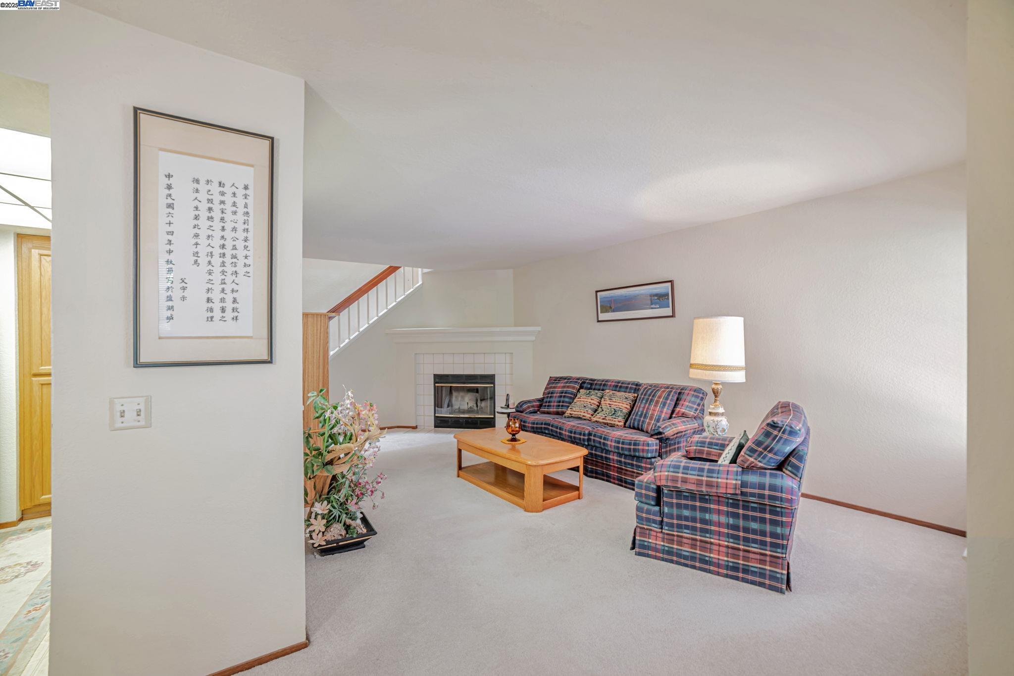 7407 Oxford Cir