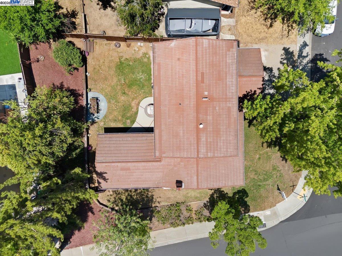 7606 Desertwood Ln