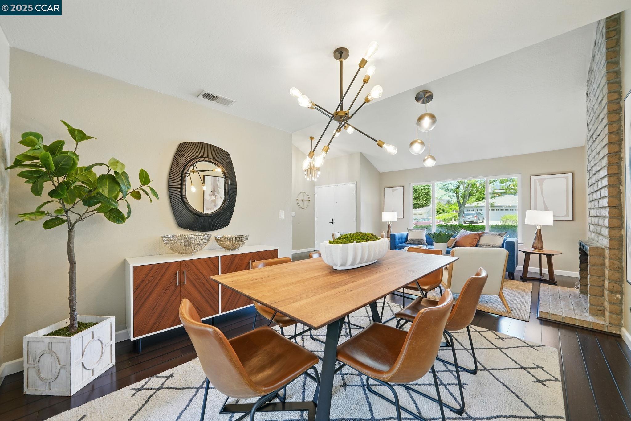 1362 Meadow Glen Way