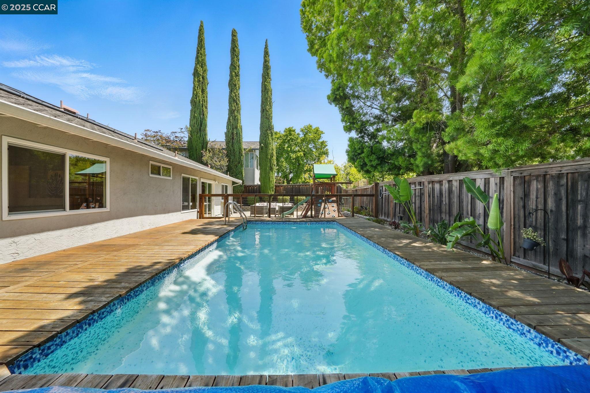 1362 Meadow Glen Way