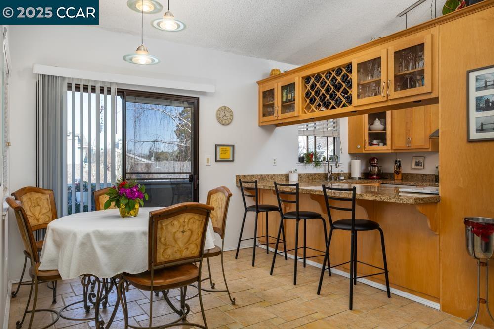 1086 Maywood Ln