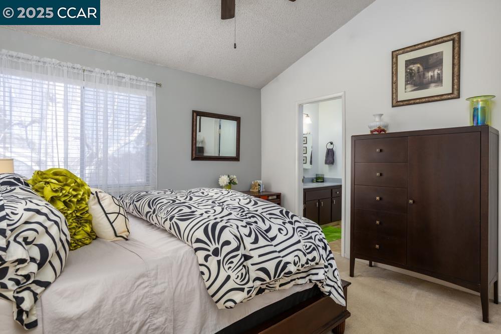 1086 Maywood Ln
