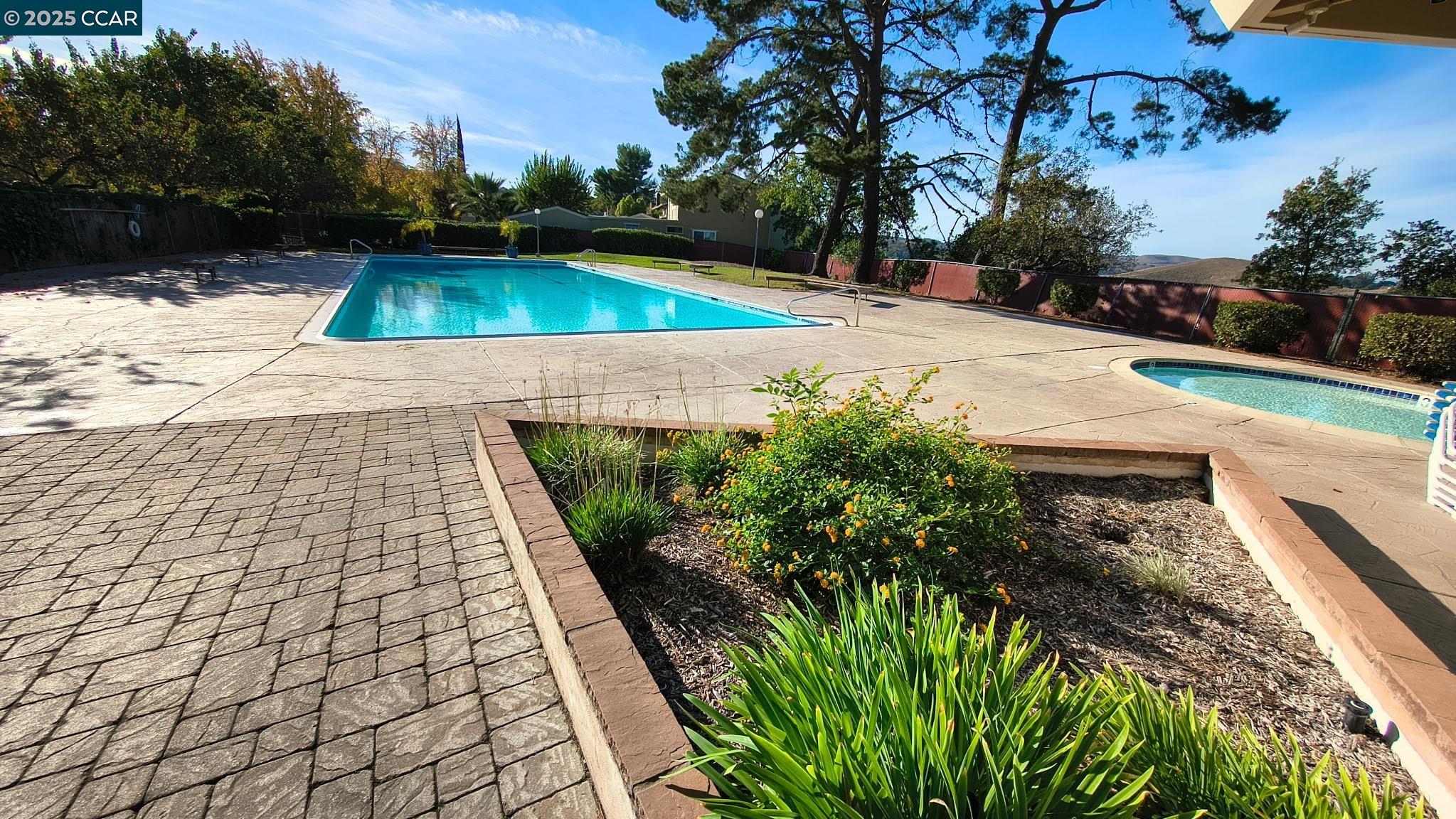 312 Wildcroft Dr