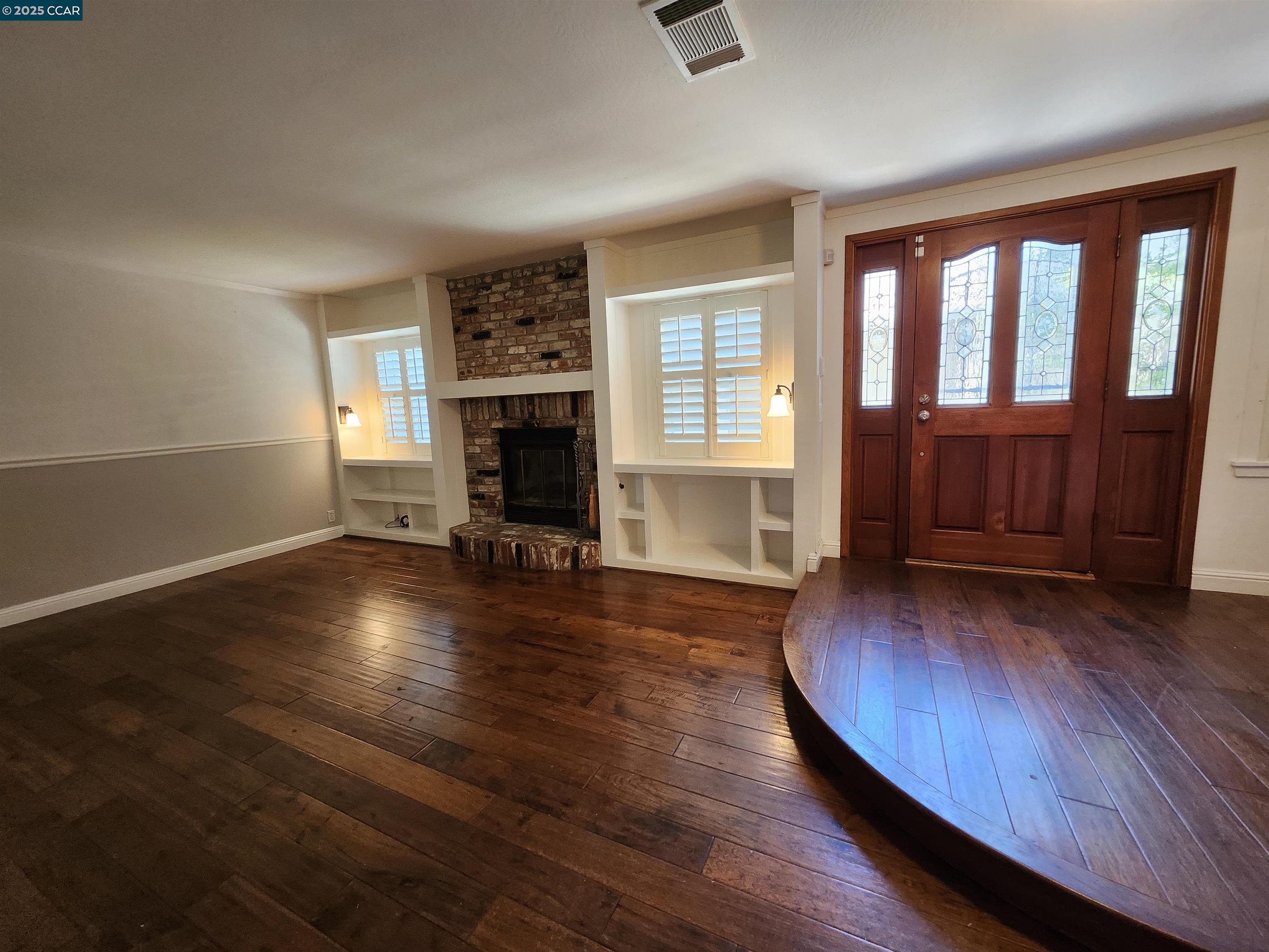 312 Wildcroft Dr