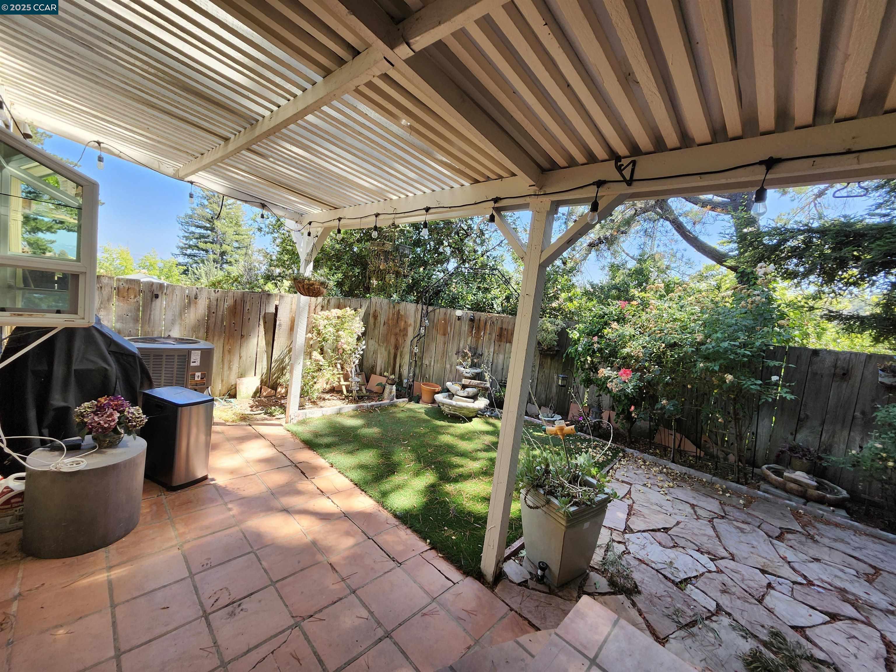 312 Wildcroft Dr
