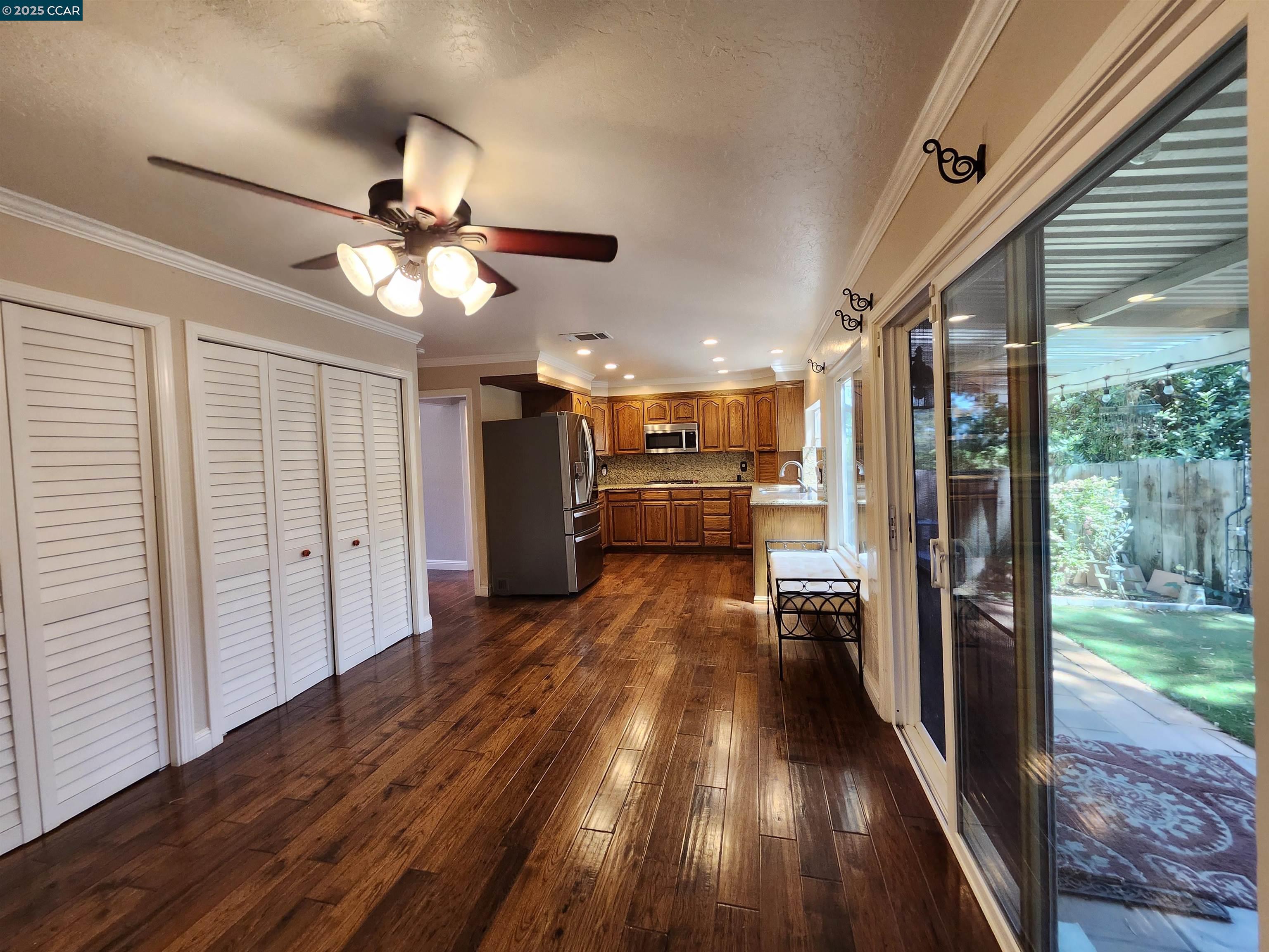 312 Wildcroft Dr