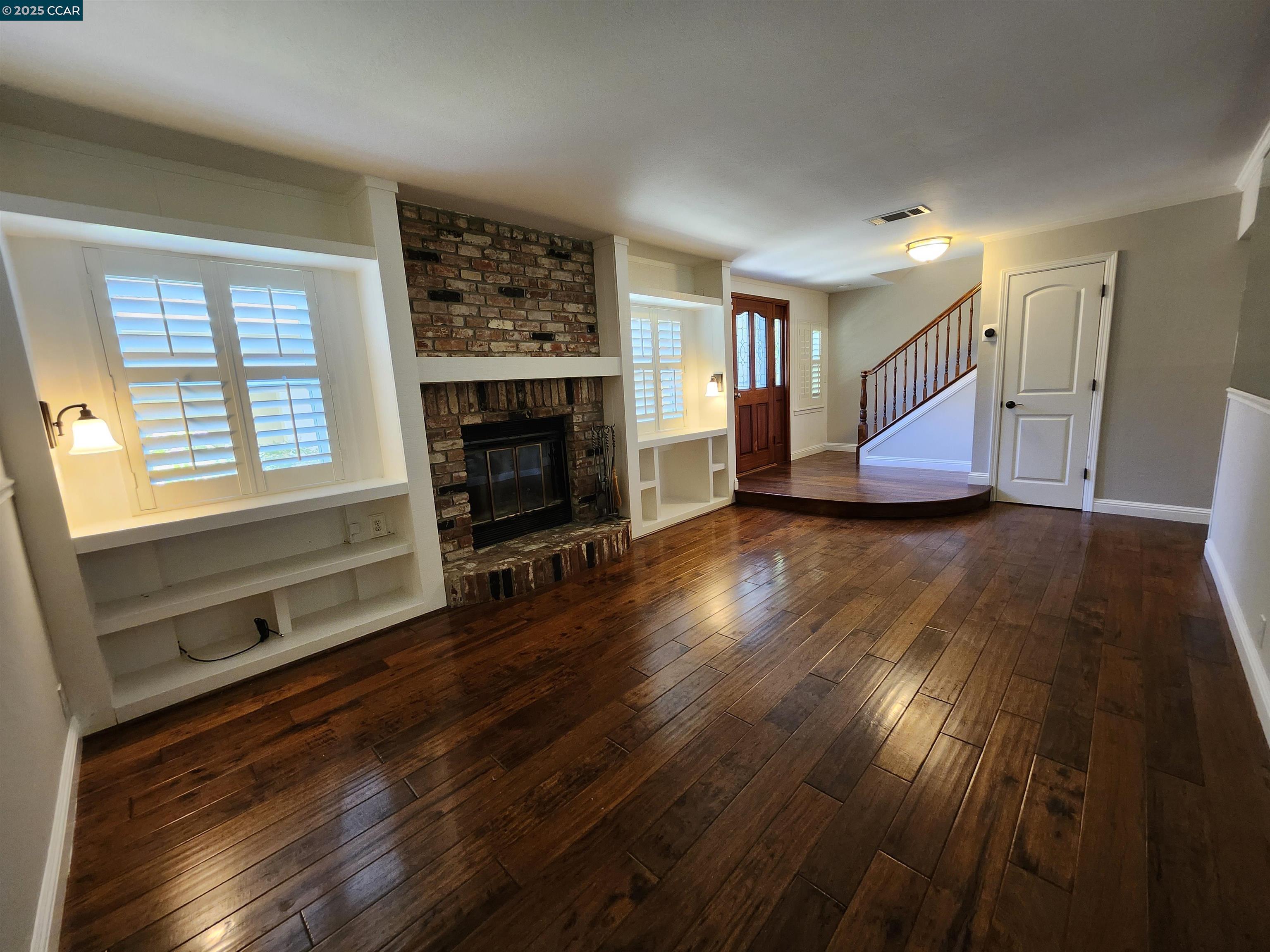 312 Wildcroft Dr