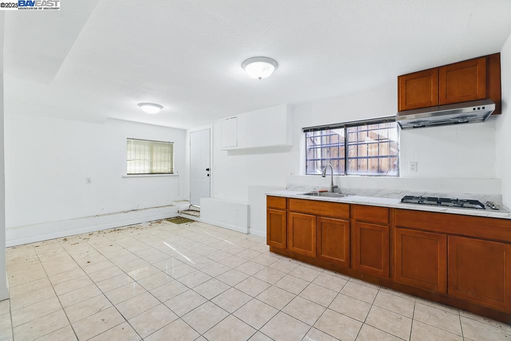 2506 Highland Ave