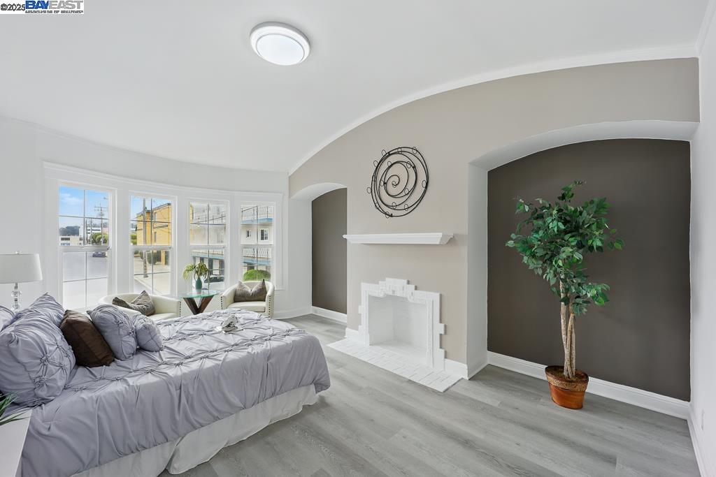 138 W Market St