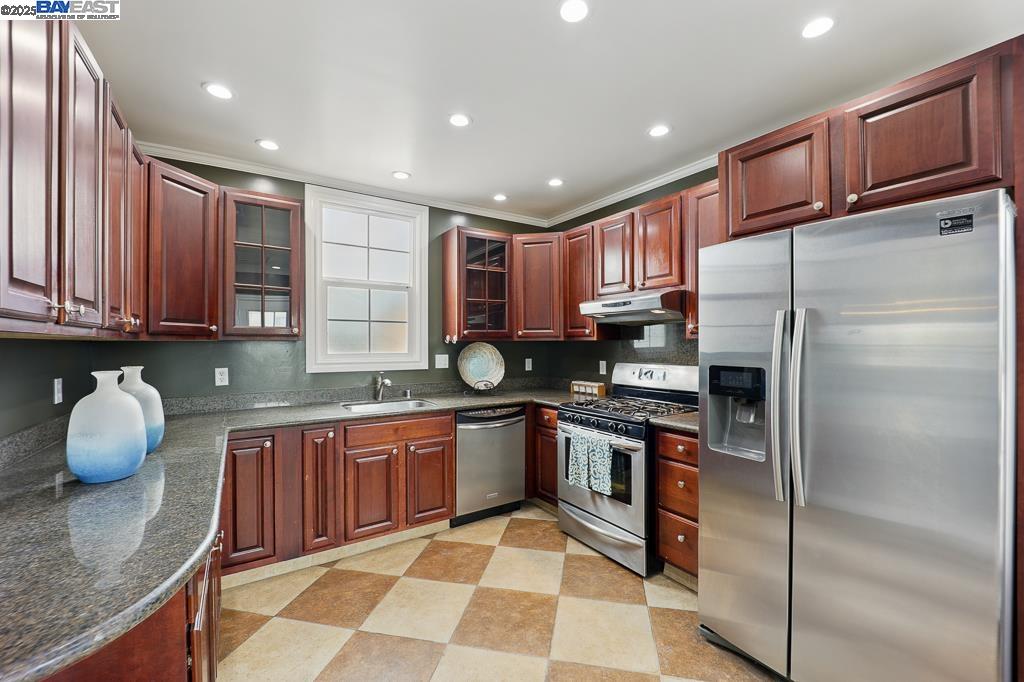 138 W Market St