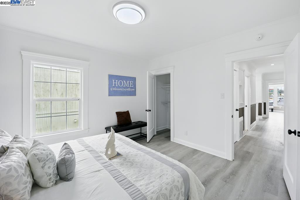 138 W Market St