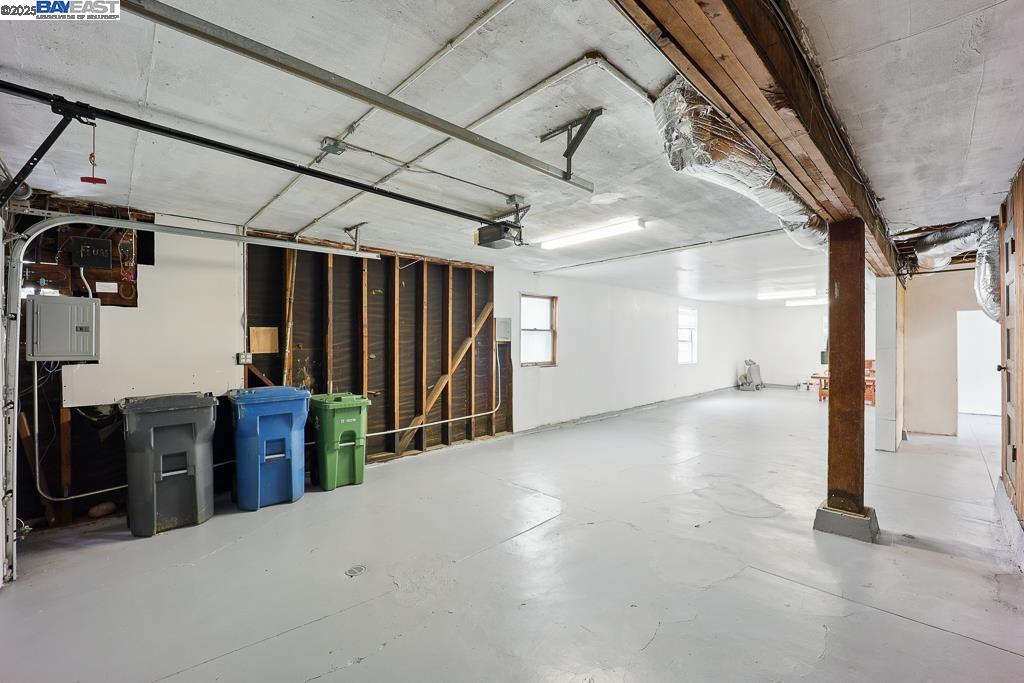 138 W Market St