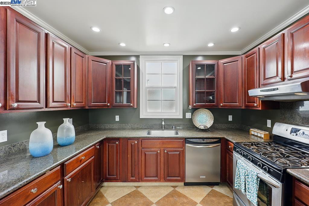 138 W Market St