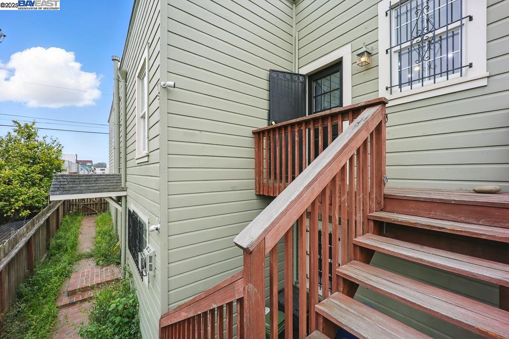 138 W Market St