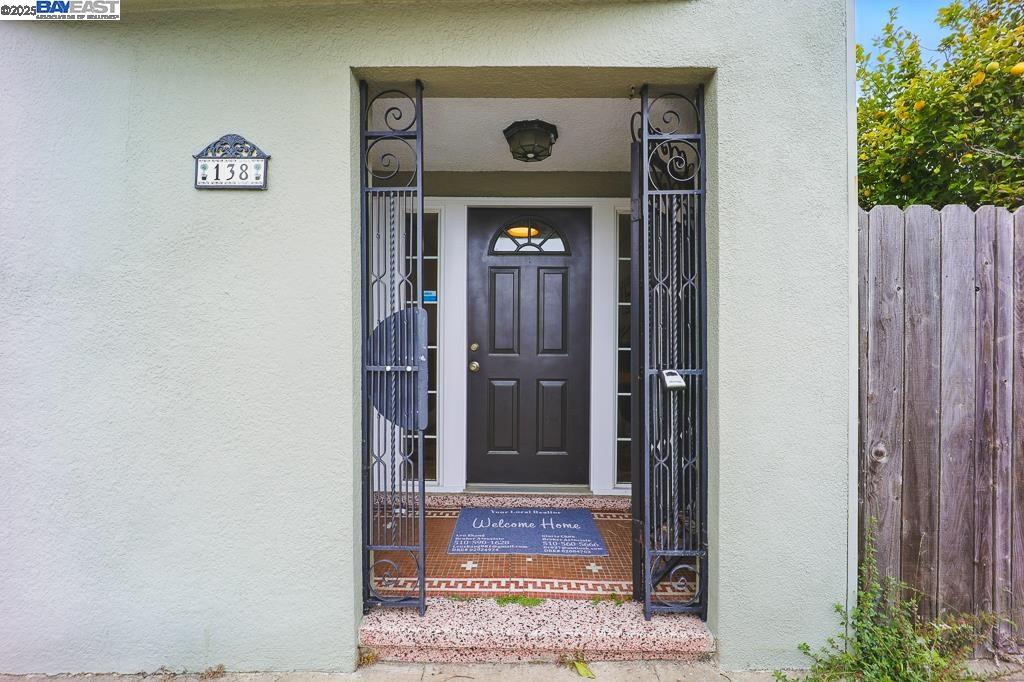 138 W Market St