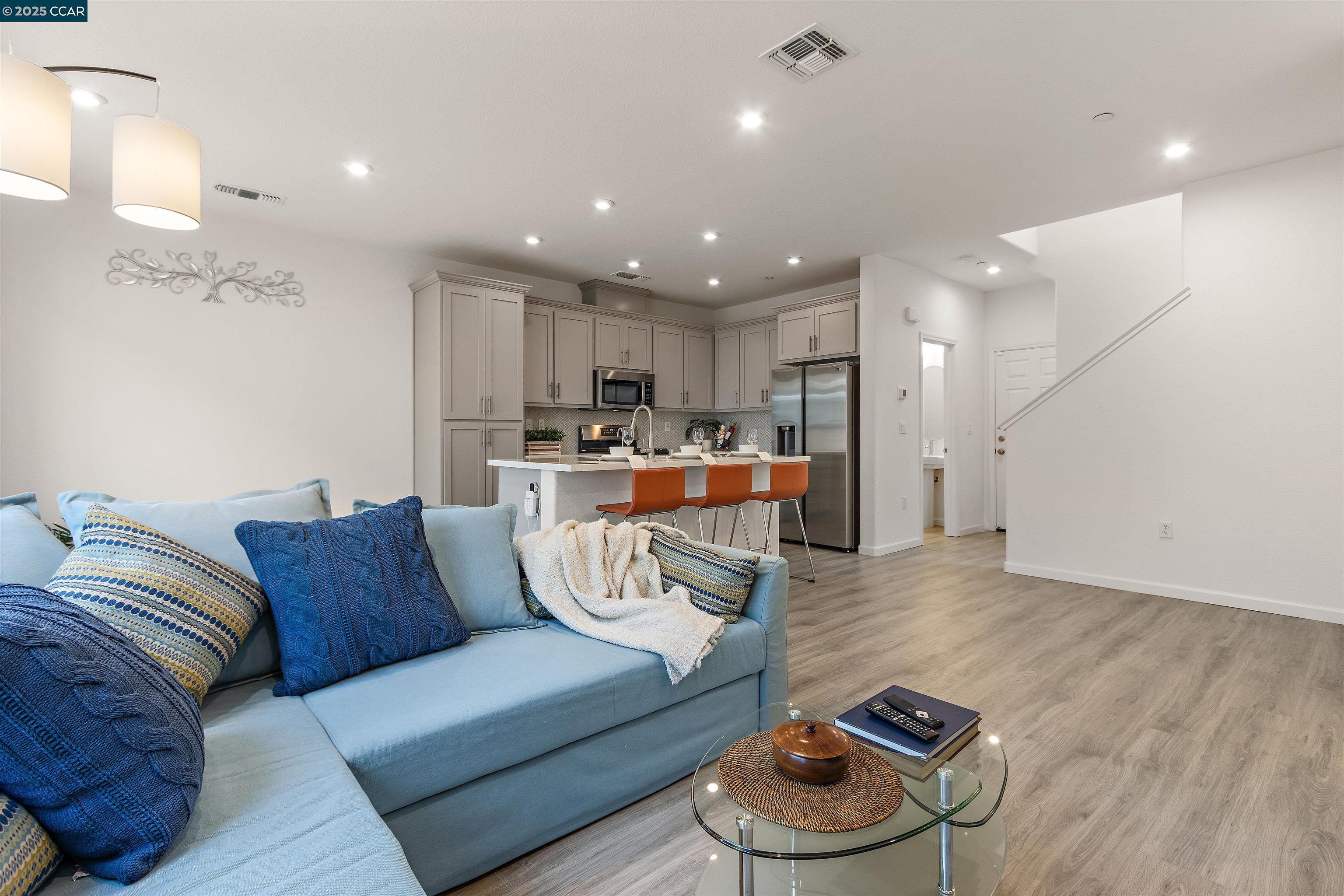 28 Springbrook Ln