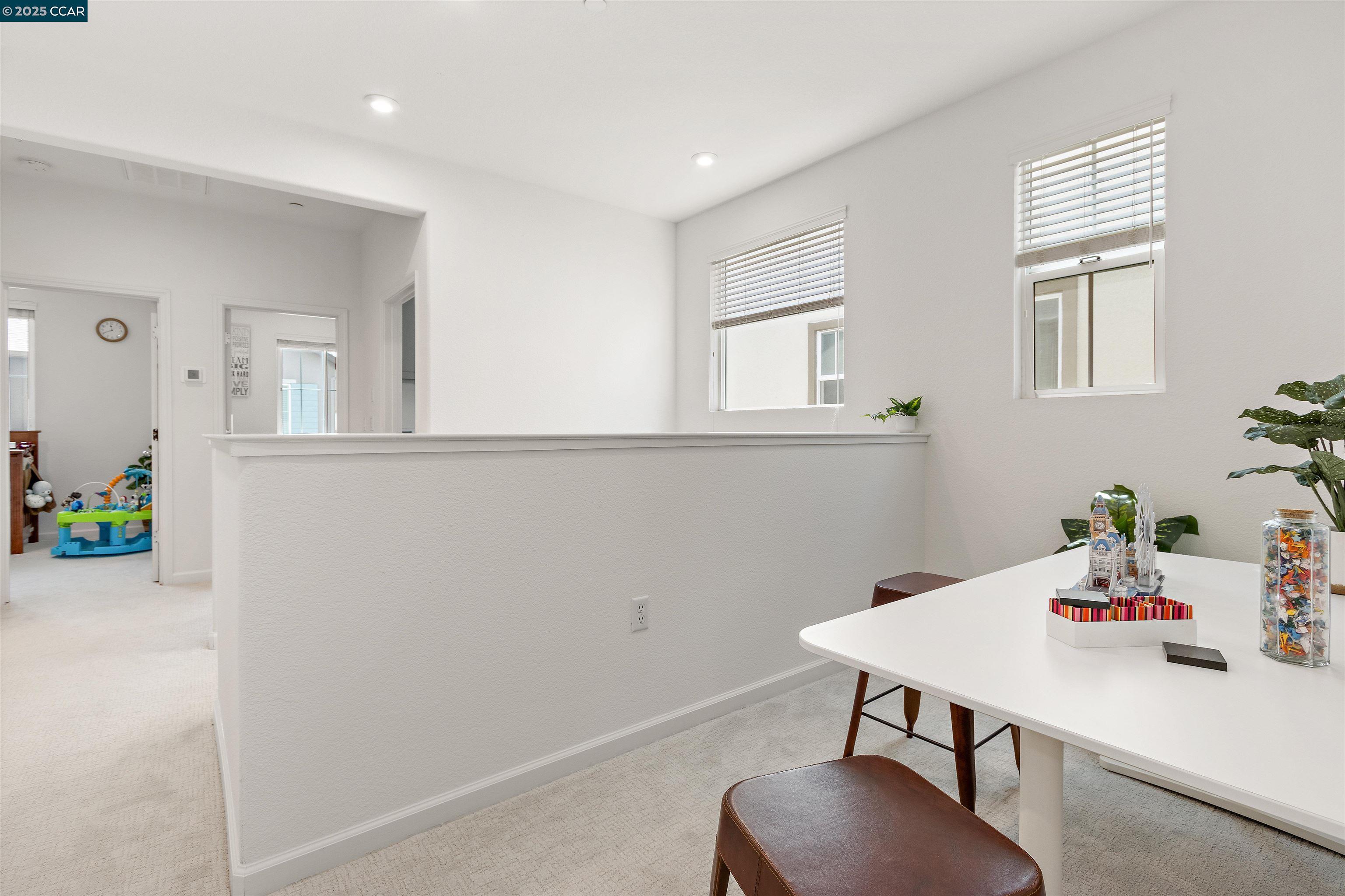 28 Springbrook Ln