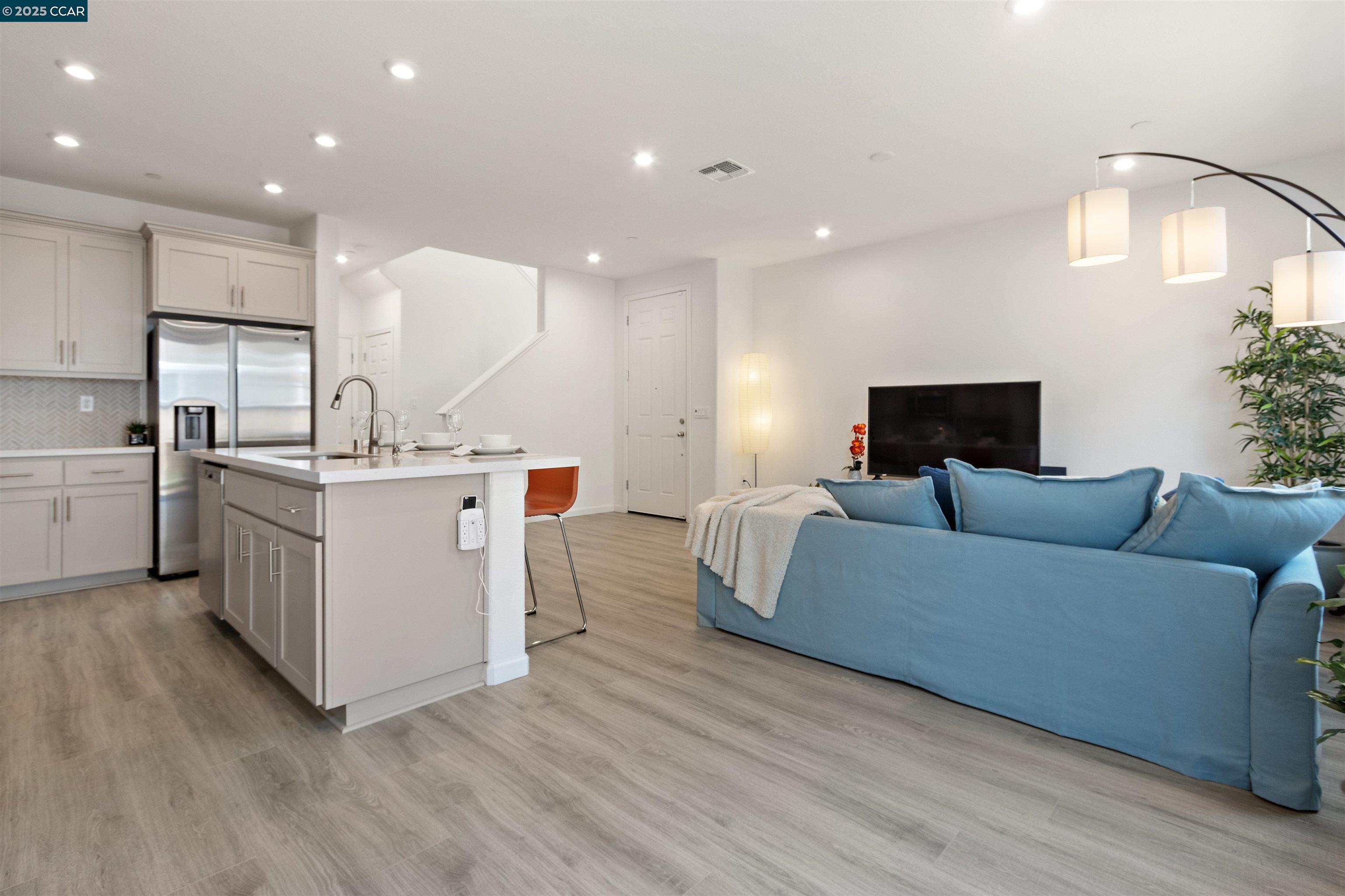 28 Springbrook Ln