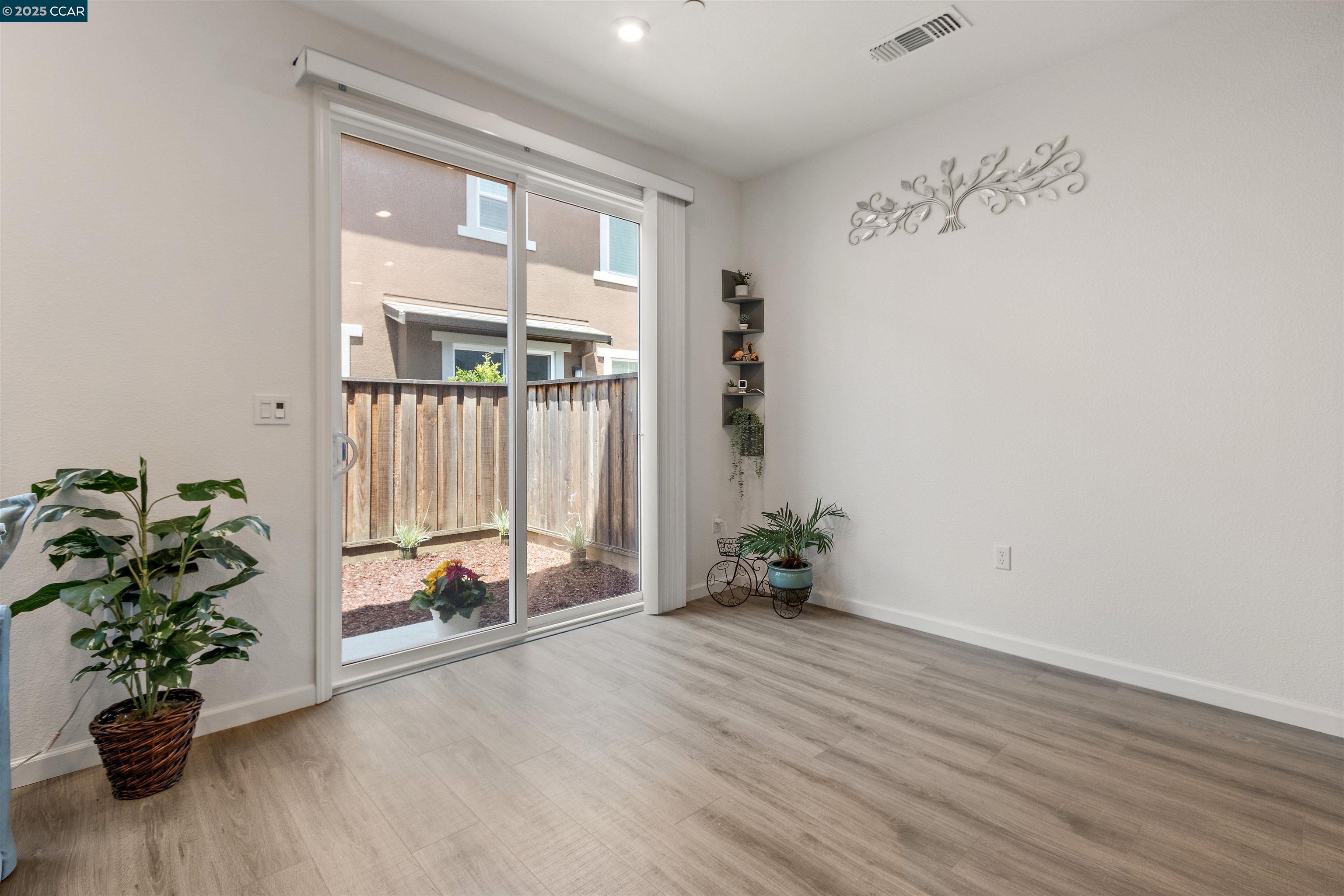 28 Springbrook Ln