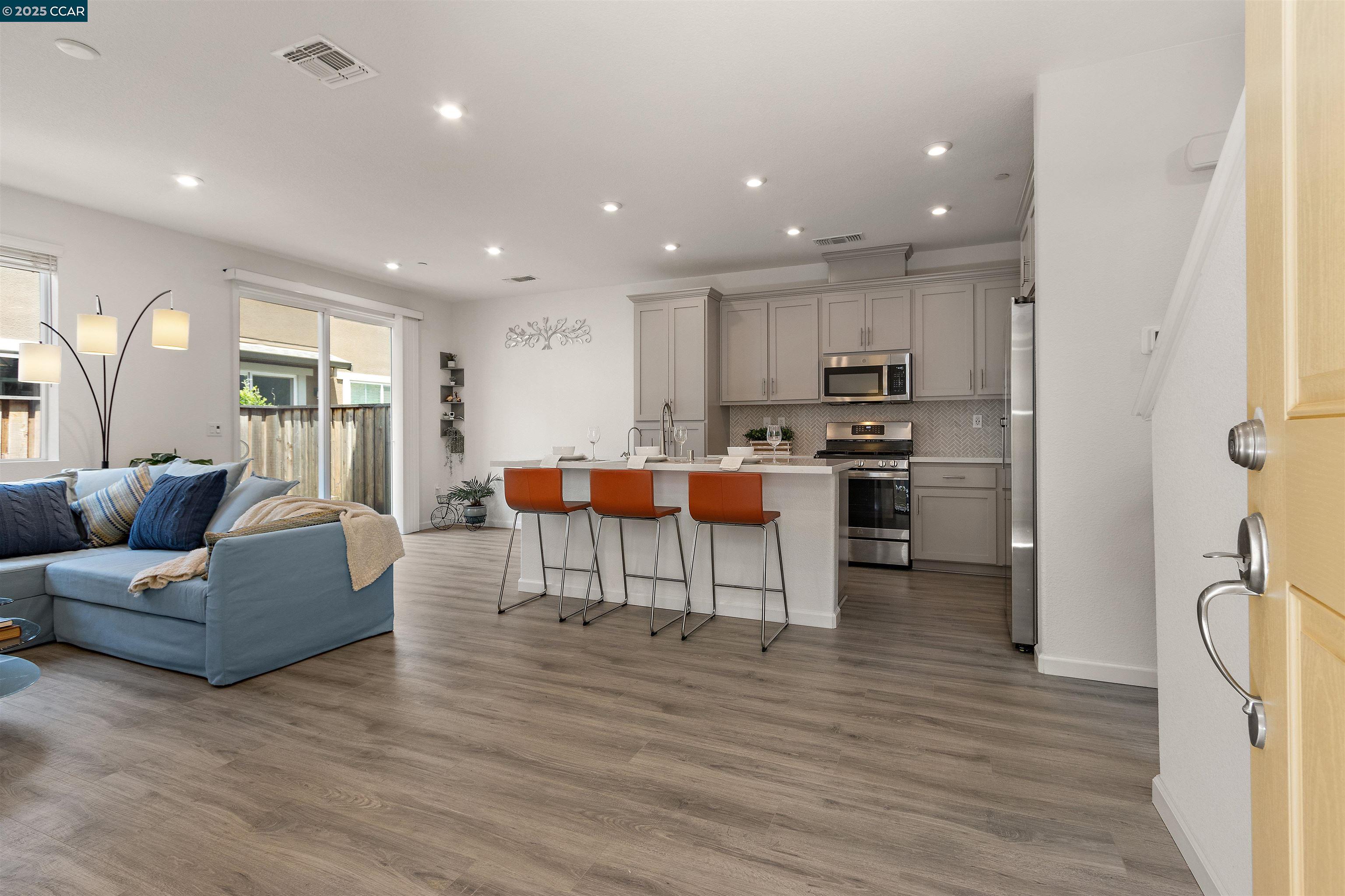 28 Springbrook Ln