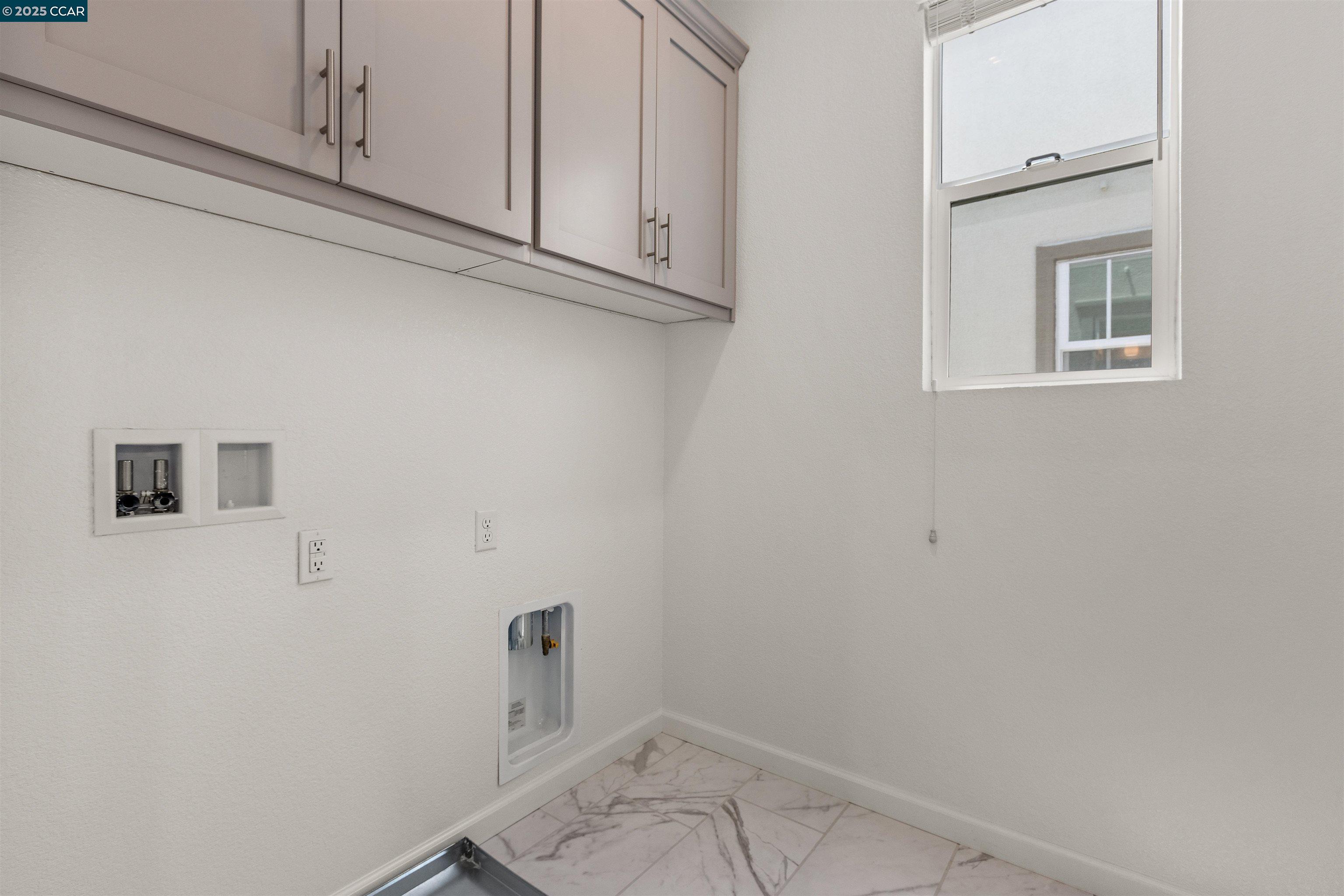 28 Springbrook Ln