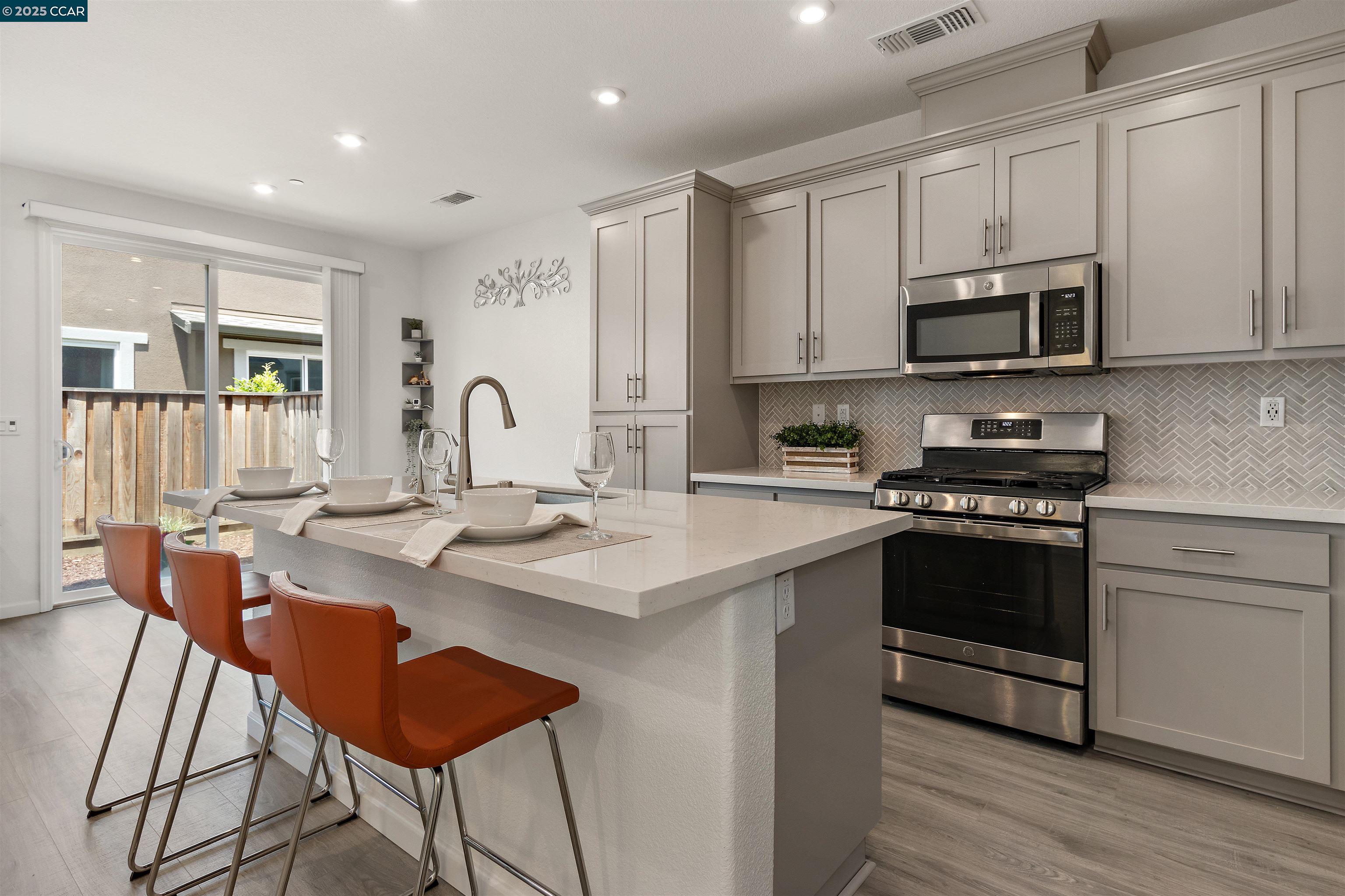 28 Springbrook Ln