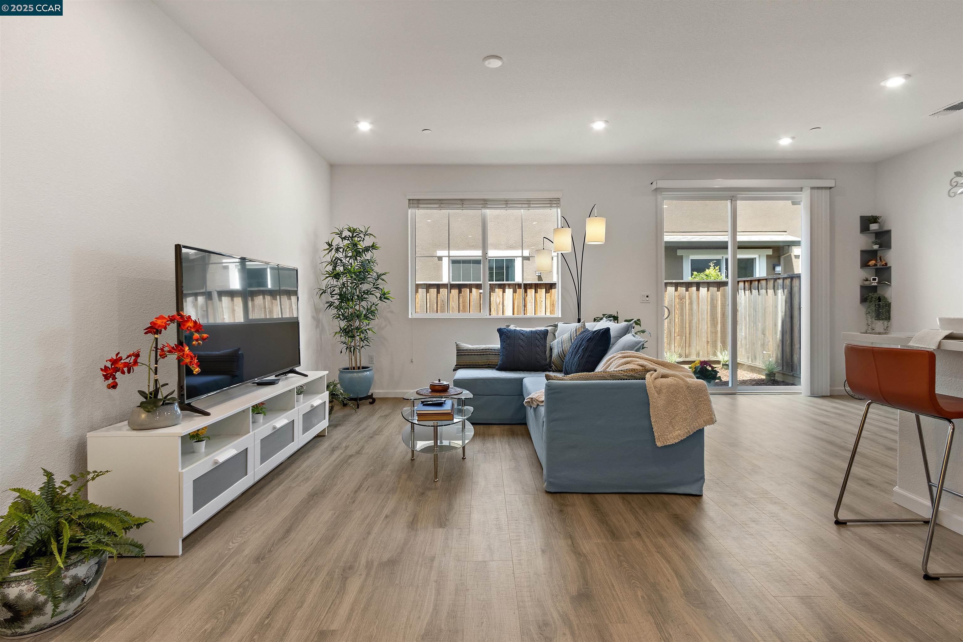 28 Springbrook Ln